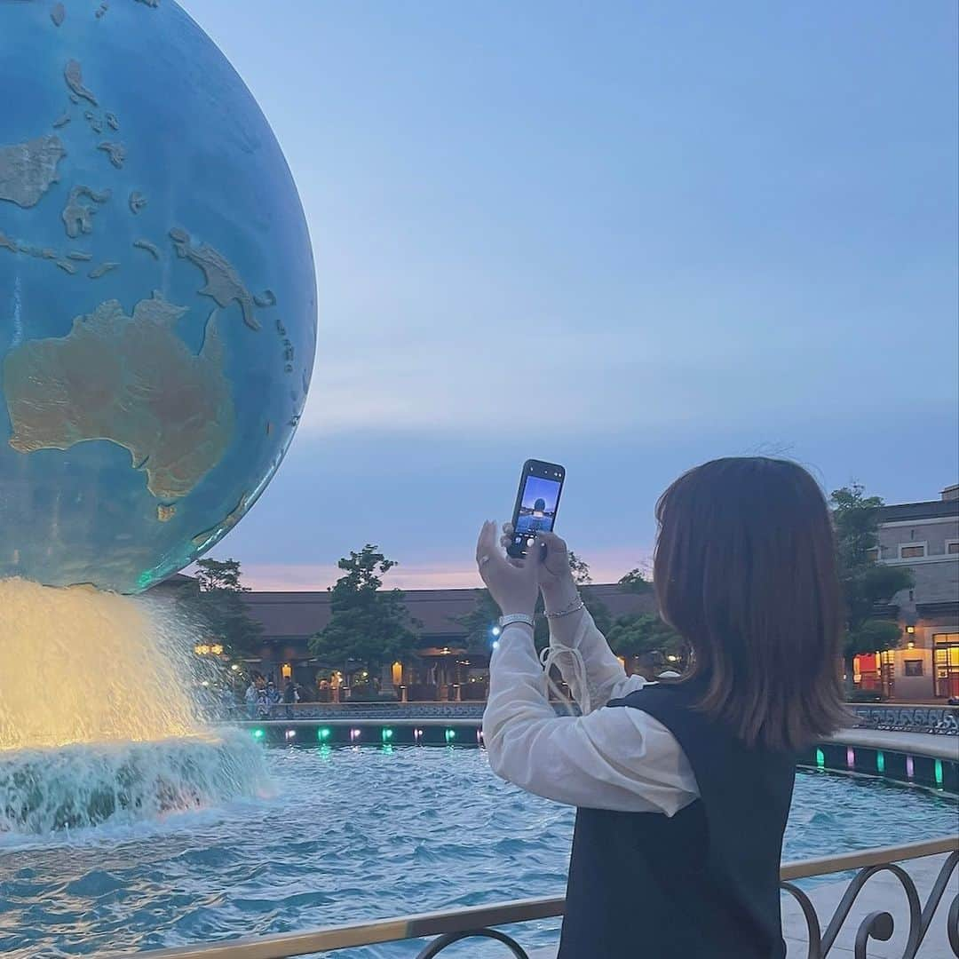 齋藤里佳子のインスタグラム：「* ⁡ ⁡ ⁡ 🌏✨ ⁡ ⁡ disney sea  ⁡ ⁡ ⁡ ⁡ ┈┈┈┈┈ ❁ ❁ ❁ ┈┈┈┈┈ ⁡ #portrait #rikakootd #ootd #fashion  #diesel #DIESEL #SS #UNIQLO #ユニクロ #赤髪　 #シンプル #コーディネート #ファッション  #インスタ映え #ショートボブ #ボブ #ボブヘア  #photography #instagood #instaphoto  #followme‬ #팔로우」