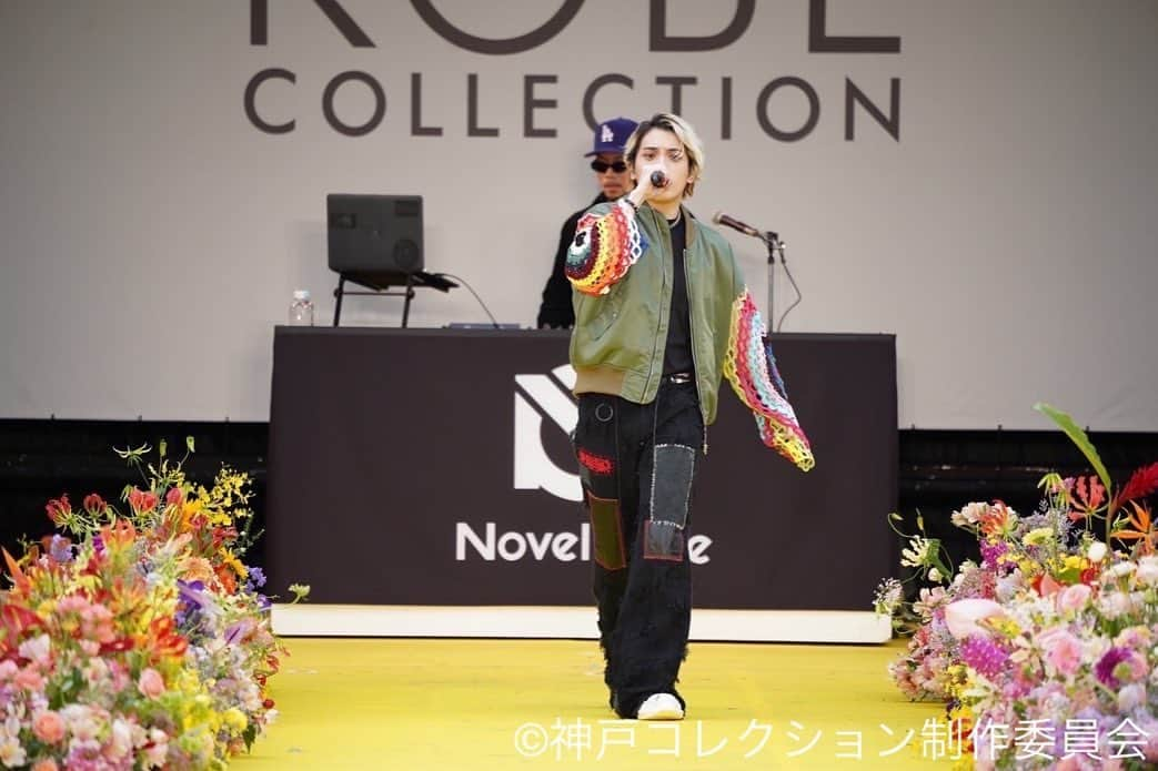 神戸コレクションさんのインスタグラム写真 - (神戸コレクションInstagram)「Memories of KOBE COLLECTION🎥  2023.04.15 KOBE COLLECTION 2023  ♢ ARTIST：#novelcore @iamnovelcore   💐公式LINEでも情報発信中 【KOBE COLLECTION】で検索  🌿Official Media #KobeCityCruiseWeeks  #神戸コレクション #神コレ #ファッション #春コーデ #夏コーデ #神戸 #神戸観光 #オシャレ #お花 #花きな人と繋がりたい #kobecollection #kobecitycruiseweeks #bloomthecity #kobe #fashion #ootd #lookbook」5月15日 10時25分 - kobe_collection