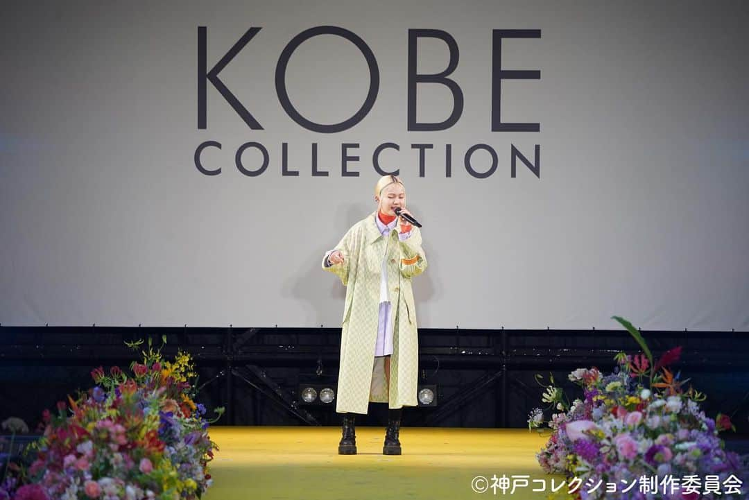 神戸コレクションさんのインスタグラム写真 - (神戸コレクションInstagram)「Memories of KOBE COLLECTION🎥  2023.04.15 KOBE COLLECTION 2023  ♢ ARTIST：#ao @ao_official2006   💐公式LINEでも情報発信中 【KOBE COLLECTION】で検索  🌿Official Media #KobeCityCruiseWeeks  #神戸コレクション #神コレ #ファッション #春コーデ #夏コーデ #神戸 #神戸観光 #オシャレ #お花 #花きな人と繋がりたい #kobecollection #kobecitycruiseweeks #bloomthecity #kobe #fashion #ootd #lookbook」5月15日 10時34分 - kobe_collection