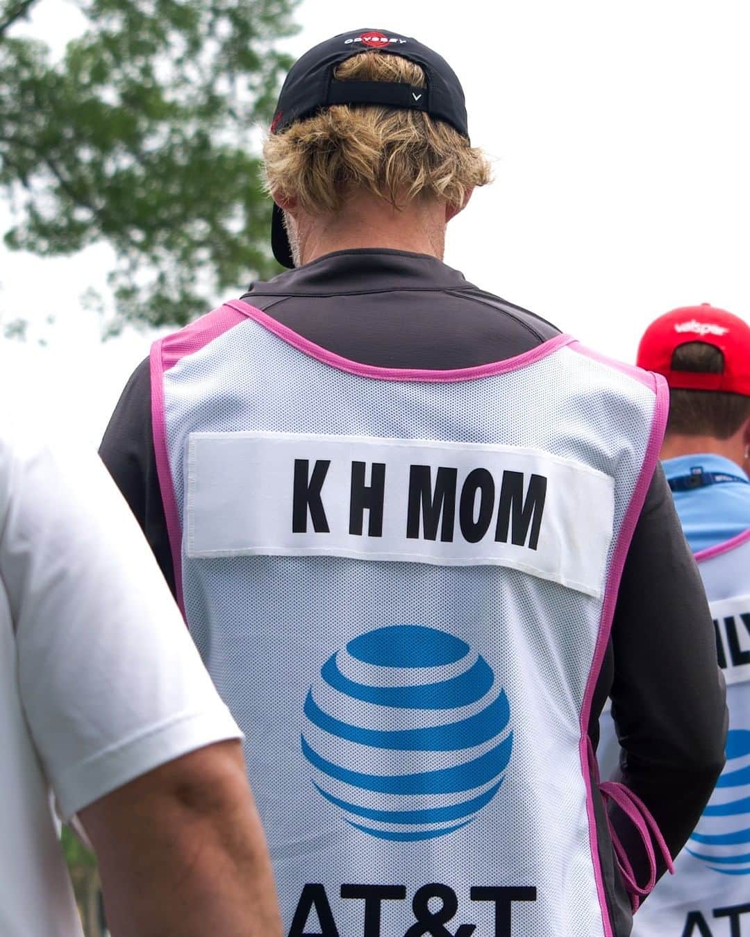PGA TOURさんのインスタグラム写真 - (PGA TOURInstagram)「Pink on the shirt and mom on the mind @attbyronnelson 🩷」5月15日 10時44分 - pgatour