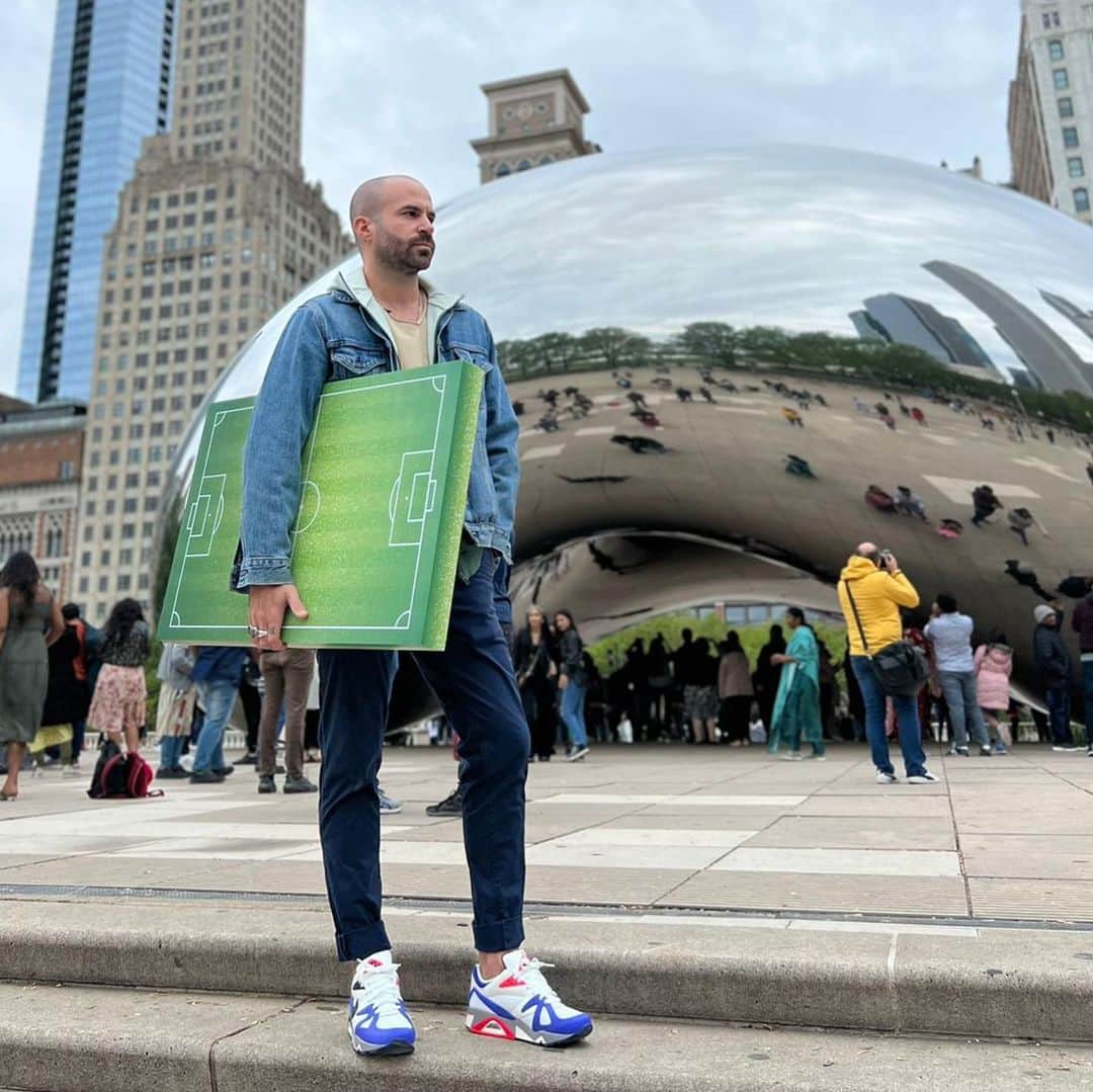 のインスタグラム：「Chicago. Aquí inicia un viaje llamado “MARCA PERSONAL” que durante los próximos 21 días nos llevará a EEUU 🇺🇸, Honduras 🇭🇳, Guatemala 🇬🇹, Nicaragua 🇳🇮, Costa Rica 🇨🇷, Panamá 🇵🇦 y El Salvador 🇸🇻.  Muchas historias que contar ⚽️.  📸: @dagarciato」