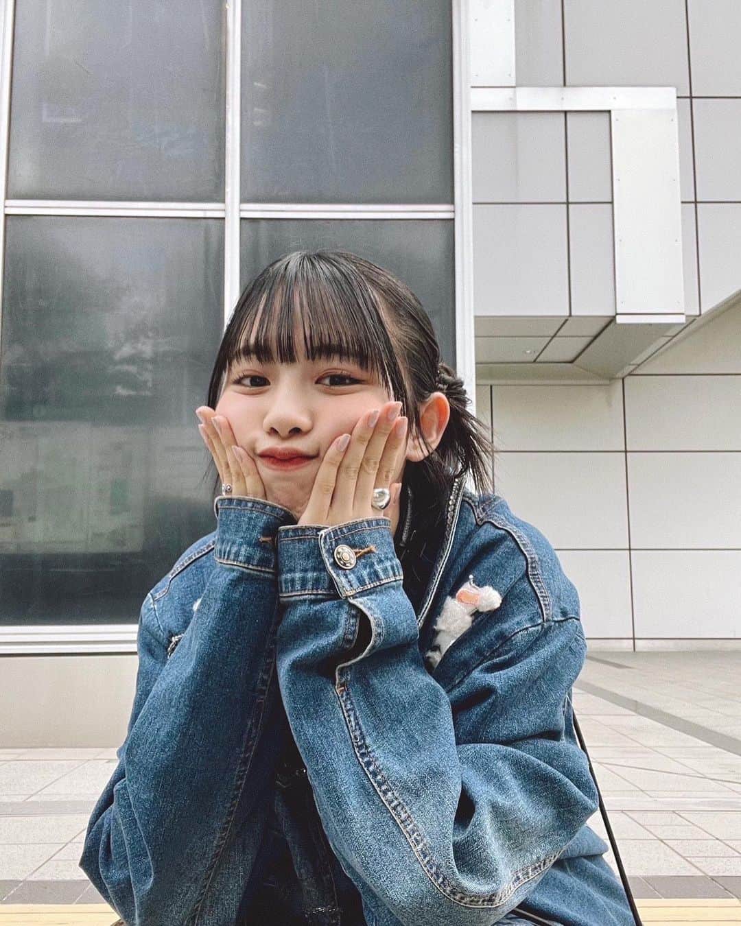 伊勢鈴蘭のインスタグラム：「超絶一目惚れしたジージャン🐩 そして、お気に入りなのが皆さんにバレつつあるレオパード柄パンツのスーパーウルトラスペシャルプレミアムコーデでお送りしています💁🏻‍♀️(照)」