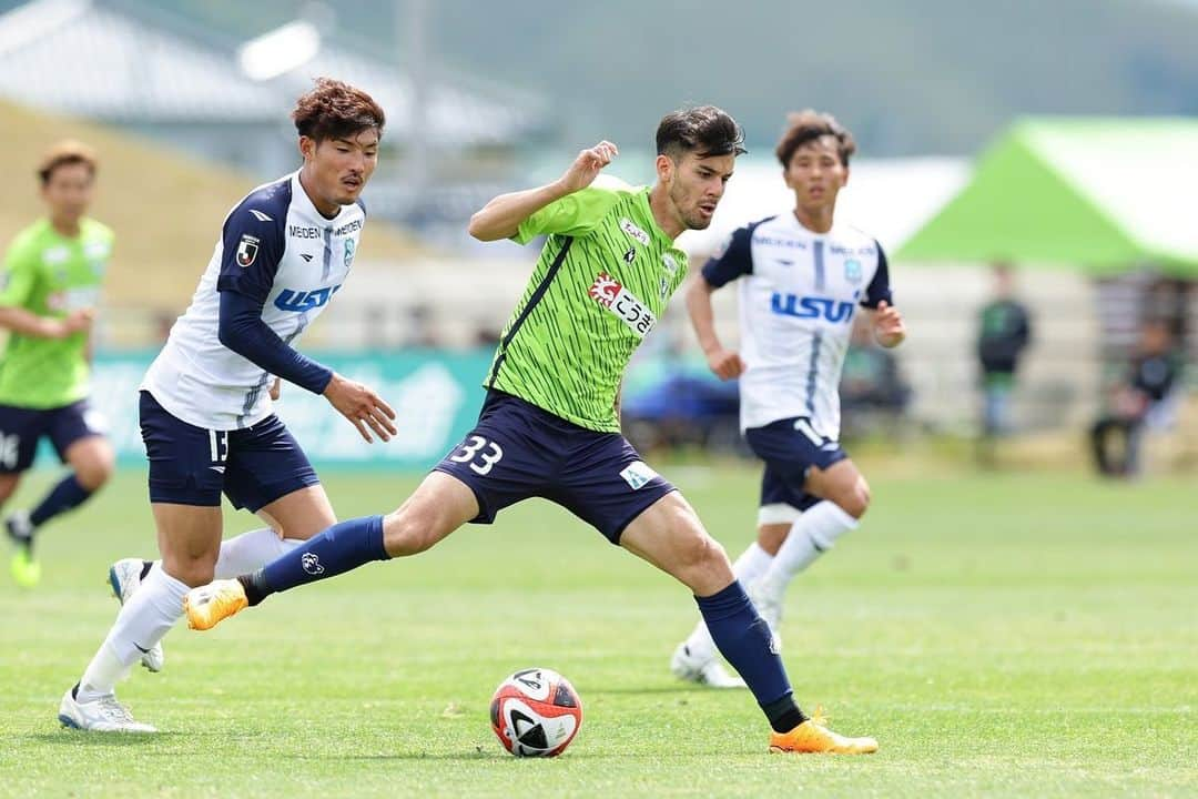 長谷川アーリアジャスールさんのインスタグラム写真 - (長谷川アーリアジャスールInstagram)「オールガイナーレYAJINスタジアムでの沼津戦。 たくさんの応援ありがとうございました。 結果を受け止めて、チームとして次に向けて準備します！ . . . #gainare #gainaretottori #長谷川アーリアジャスール #33 #jleague #dazn #アスルクラロ沼津 #感謝」5月15日 10時54分 - ariajhasegawa