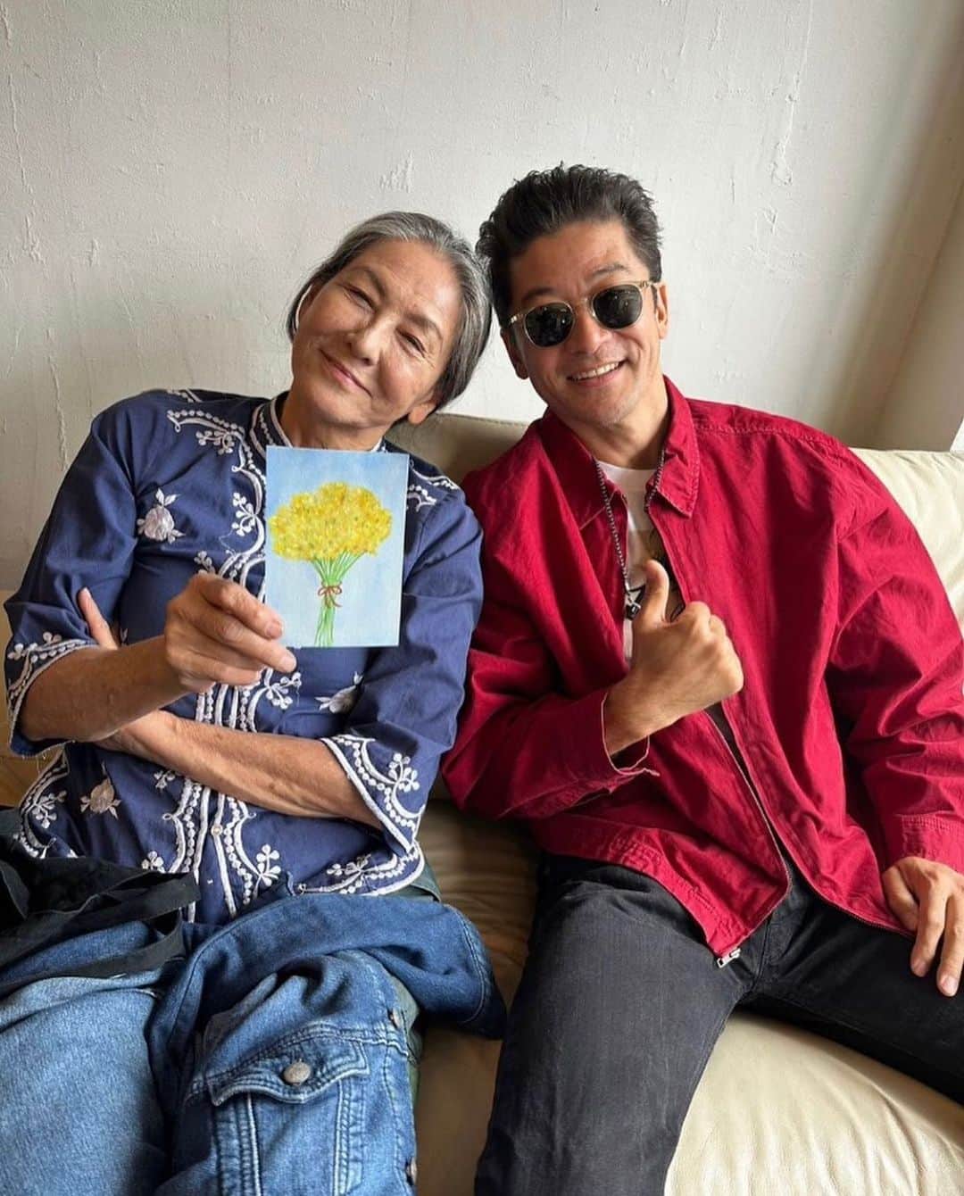 浅野忠信のインスタグラム：「母と😍」