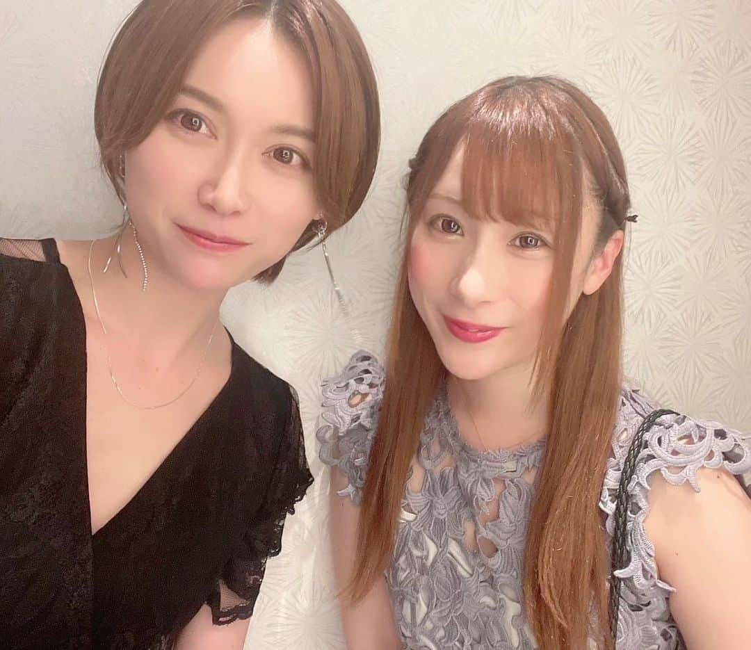 橋本れいかさんのインスタグラム写真 - (橋本れいかInstagram)「おいちまる♡ お久しぶりの写真📷  レアキャラになってるけど笑、出勤被ったら必ず話す🥺変わらずなかよし💓💓らぶ  ୨୧┈┈┈┈┈┈┈┈┈┈┈┈┈┈୨୧  Twitter新しくなりました ↪︎ reikasensei1023  よろしくお願いします♡  #橋本れいか #れいか先生 #レッドドラゴン #RedDragon #六本木 #キャバクラ #音市美音 ちゃん」5月15日 20時49分 - reikasensei.1023