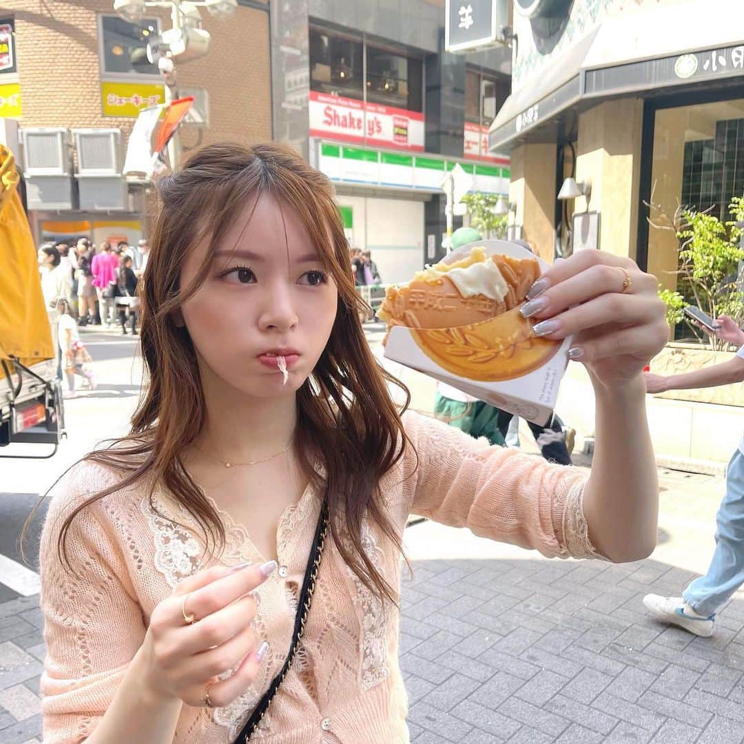 ゆきらのインスタグラム：「10円パン🧀 今年のGWはめちゃ歩きました」