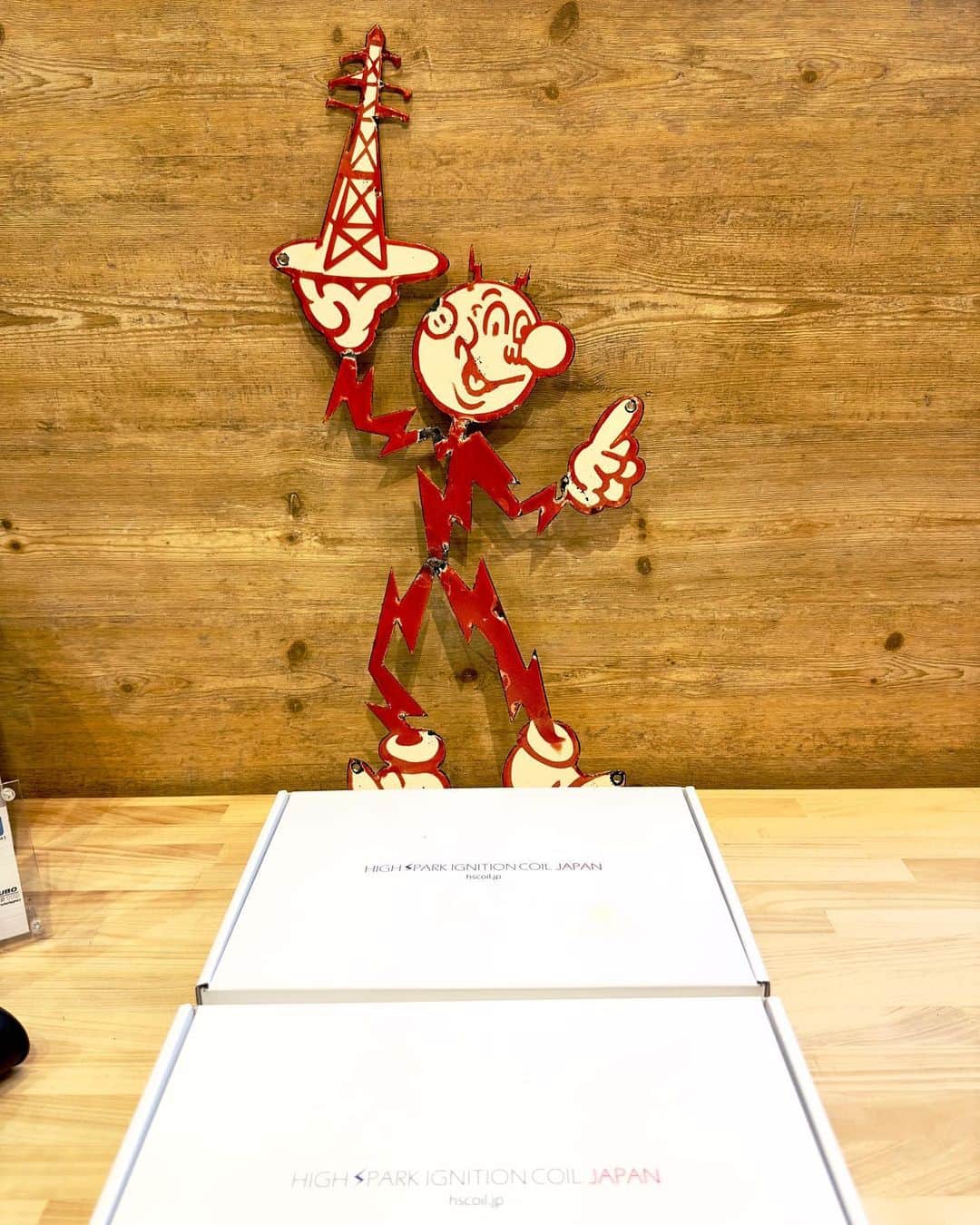 織戸学のインスタグラム：「REDDY KILOWATT  めちゃくちゃ可愛いブリキのmascot character  #raddykilowatt  #highsparkignitioncoiljapan   @130ryokohama   @allagriglia2001」