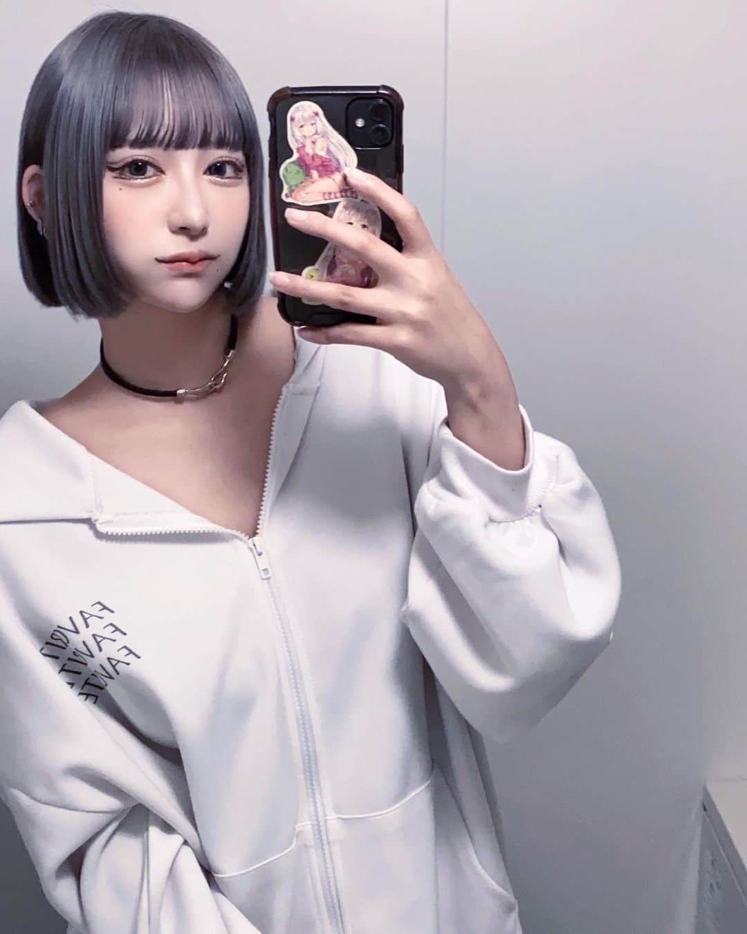 一ノ瀬りとのインスタグラム：「髪の毛ショート楽すぎて最高になってる、あんじゅさん髪色理想に近づけてくれた😸💞」