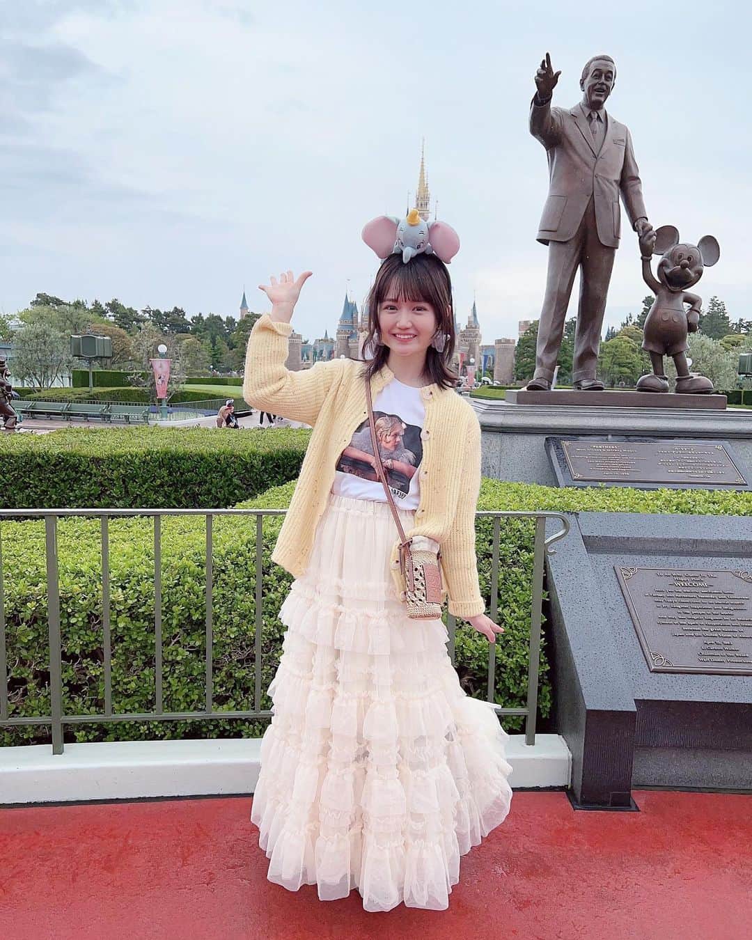 尾崎由香のインスタグラム：「happy  birth day 30🎂💕  今年も #ディズニーランド へ🎡✨ #ディズニー　#ディズニー40周年  #ディズニーコーデ  #ダンボ　#今日のゆか服」