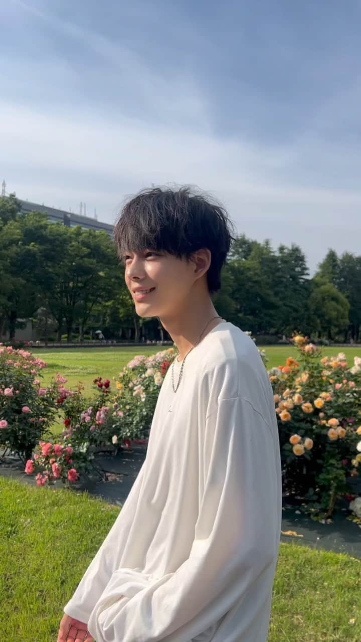 のインスタグラム：「Flower garden🌺　#fyp #reels #flowers」