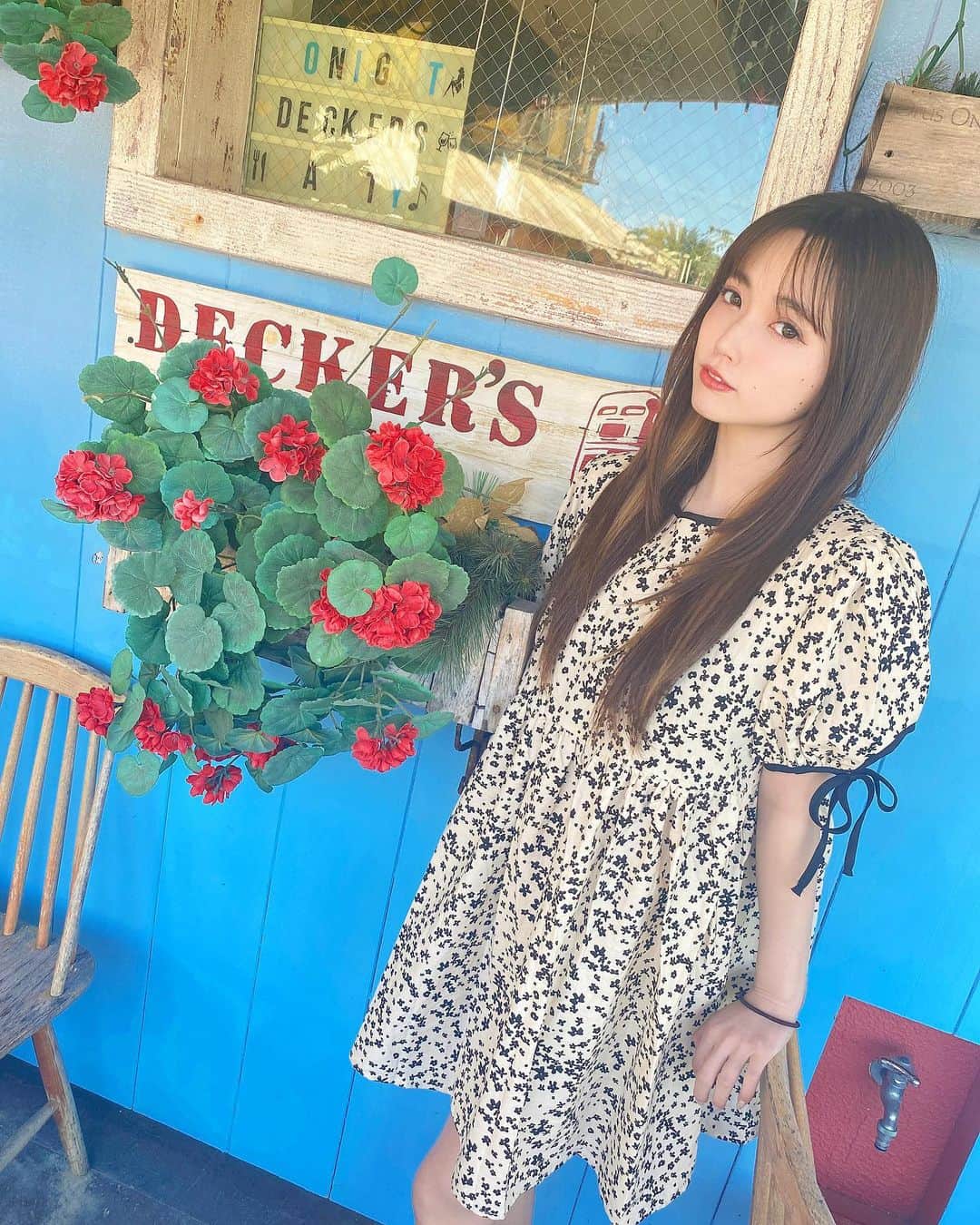 yokoのインスタグラム：「. アメリカンビレッジは どこも可愛くて楽しかった🌷🩵 . . . . .  .  . . . . . . . . .  #沖縄 #海 #アメリカンビレッジ  #沖縄旅行 #ワンピース  #エンタメ活動を止めない #burlesque#バーレスク東京#ダンサー#透明少女#ショーダンサー#blue#showdancer#model#hairmake#makeup#love#ootd#fashion#instagood#instalike#instafashion #お洒落さんと繋がりたい#カメラ好きな人と繋がりたい#モデル」