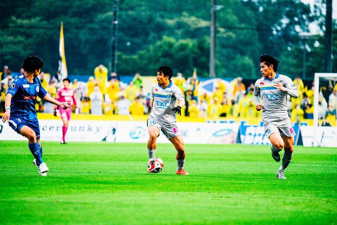 栃木SCさんのインスタグラム写真 - (栃木SCInstagram)「． GAME PHOTOS📷 ． ． 🗓5/13(土)17:00KICKOFF ⚽️明治安田生命J2リーグ第15節 🆚水戸ホーリーホック 🏟ケーズデンキスタジアム水戸 📝水戸 2-2 栃木  スタジアムで応援いただいたサポーターの皆さま、 #DAZN で共に戦っていただいた皆さま、ありがとうございました。  次節は5月17日(水)にホームで東京ヴェルディ戦です！  ➡︎📱#DAZN への加入・試聴で栃木SCを応援しよう！ http://prf.hn/click/camref:1100l38Di/creativeref:1011l20500 ． #栃木SC #TochigiSC #JLeague」5月15日 21時32分 - tochigisc_official