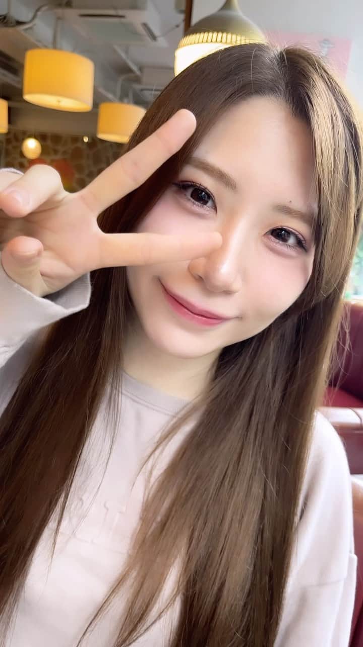 AKARIのインスタグラム：「打ち合わせDAYでした✍️ 雨だった〜☔️ みんなは何してた〜？」