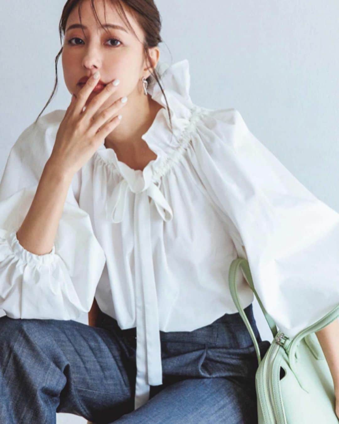 愛甲千笑美のインスタグラム：「Classy今月号🐰」