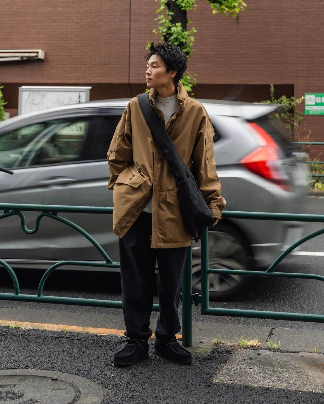 Ryoさんのインスタグラム写真 - (RyoInstagram)「Today's outfit🚶‍♂️ 雨の日はGORE-TEX頼り☔️  jacket : @daiwapier39_official  tee : @blurhms_official  pants : @ennoy_com × @daiwapier39_official × @daiwapier39_official shoes : @clarksoriginals  bag : @the_clesste  ㅤㅤㅤㅤㅤㅤㅤㅤㅤㅤㅤㅤㅤ #blurhms  #clesste #clarks #daiwapier39  #ennoy #スタイリスト私物」5月15日 21時35分 - ryo__takashima