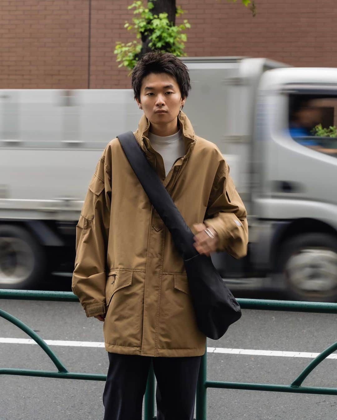 Ryoさんのインスタグラム写真 - (RyoInstagram)「Today's outfit🚶‍♂️ 雨の日はGORE-TEX頼り☔️  jacket : @daiwapier39_official  tee : @blurhms_official  pants : @ennoy_com × @daiwapier39_official × @daiwapier39_official shoes : @clarksoriginals  bag : @the_clesste  ㅤㅤㅤㅤㅤㅤㅤㅤㅤㅤㅤㅤㅤ #blurhms  #clesste #clarks #daiwapier39  #ennoy #スタイリスト私物」5月15日 21時35分 - ryo__takashima