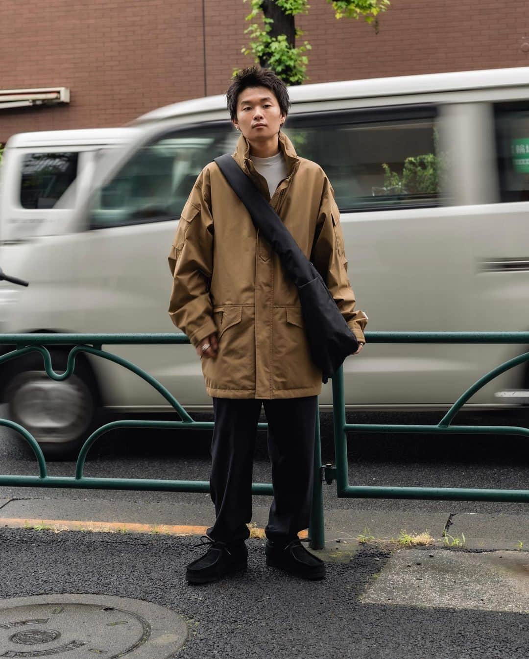 Ryoさんのインスタグラム写真 - (RyoInstagram)「Today's outfit🚶‍♂️ 雨の日はGORE-TEX頼り☔️  jacket : @daiwapier39_official  tee : @blurhms_official  pants : @ennoy_com × @daiwapier39_official × @daiwapier39_official shoes : @clarksoriginals  bag : @the_clesste  ㅤㅤㅤㅤㅤㅤㅤㅤㅤㅤㅤㅤㅤ #blurhms  #clesste #clarks #daiwapier39  #ennoy #スタイリスト私物」5月15日 21時35分 - ryo__takashima