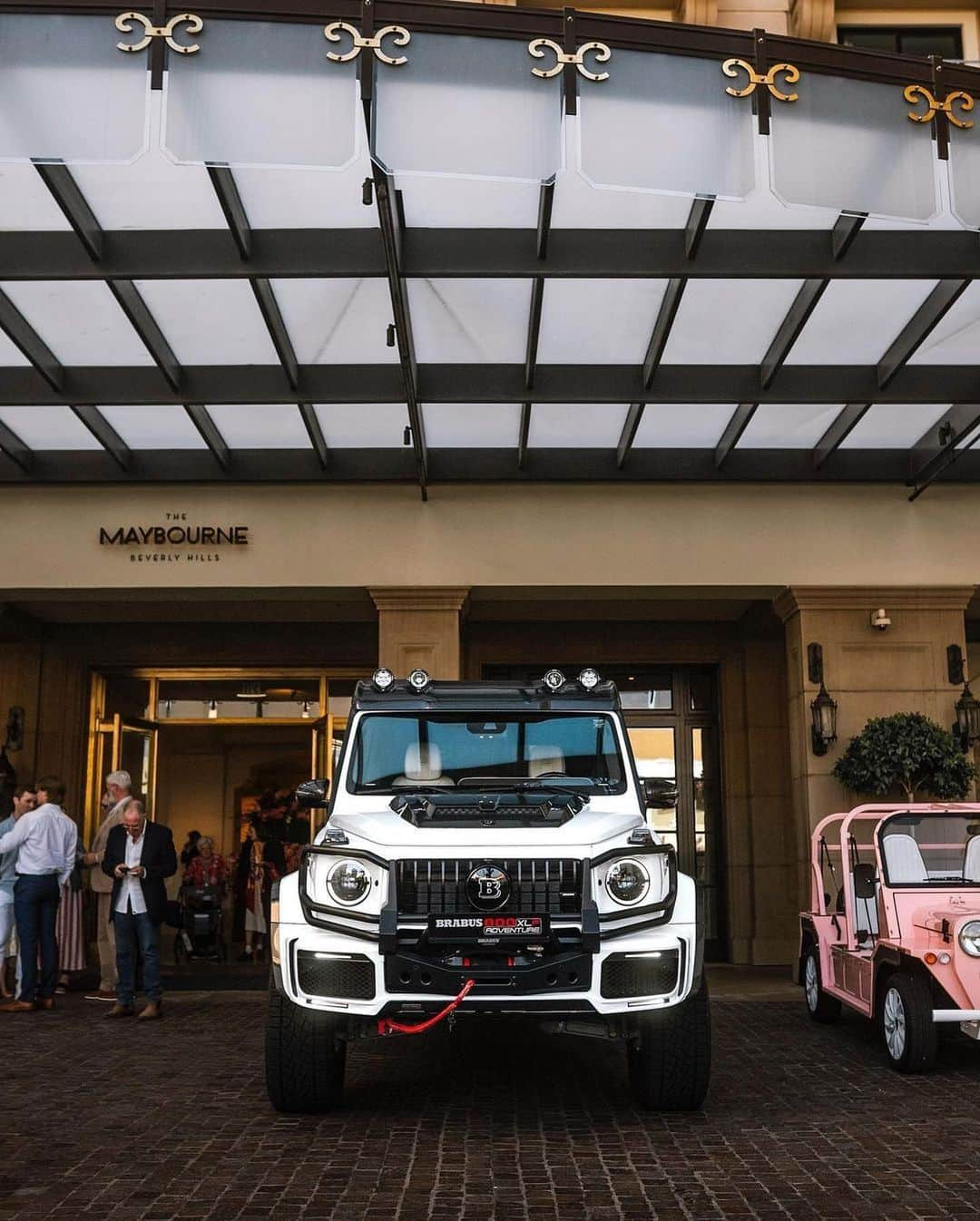 CarsWithoutLimitsさんのインスタグラム写真 - (CarsWithoutLimitsInstagram)「Now this is not your typical G Wagon. This is the BRABUS XLP 800, available with @wiresonly   #carswithoutlimits #mercedesbenz #gwagon #brabus #xlp800」5月15日 21時35分 - carswithoutlimits