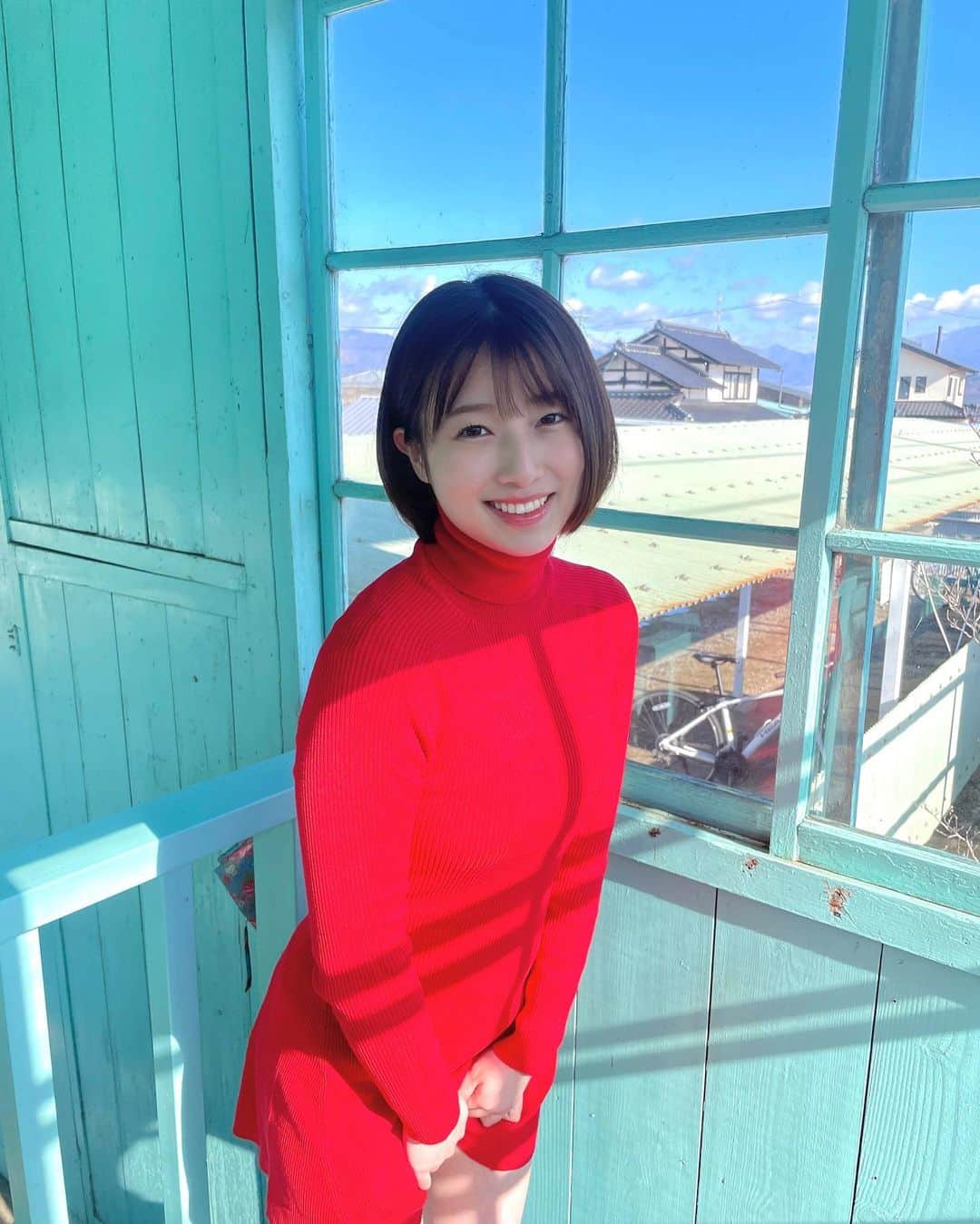 安部若菜さんのインスタグラム写真 - (安部若菜Instagram)「写真集「#愛される予感」のオフショット！  といっても、ここでの写真は結果使われなかったので、幻ショットです📷  写真集、本屋さんにもあるので、まだまだゲットしてね！  #八木沢駅#長野#長野観光#写真集#オフショット」5月15日 21時41分 - _wakapon_