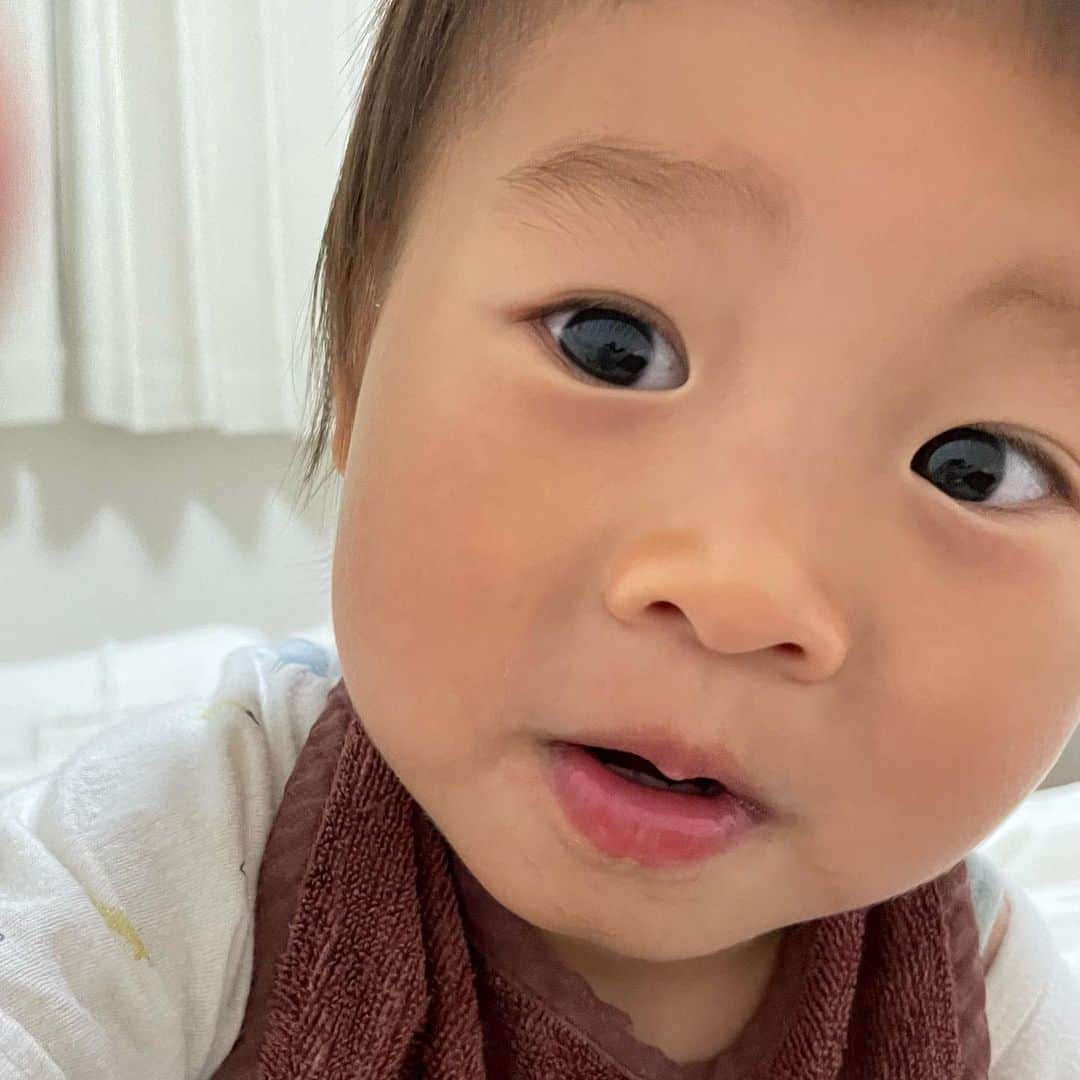 AMIのインスタグラム：「👦🏻 . 最近の可愛い集🎬✨ 昨日は母の日🌹 ママのところに生まれて来てくれて ママにしてくれてありがとう😊❤︎ 世界一だいすきだよーー🫰🏻🫰🏻 . #1歳11ヶ月 #愛息子」
