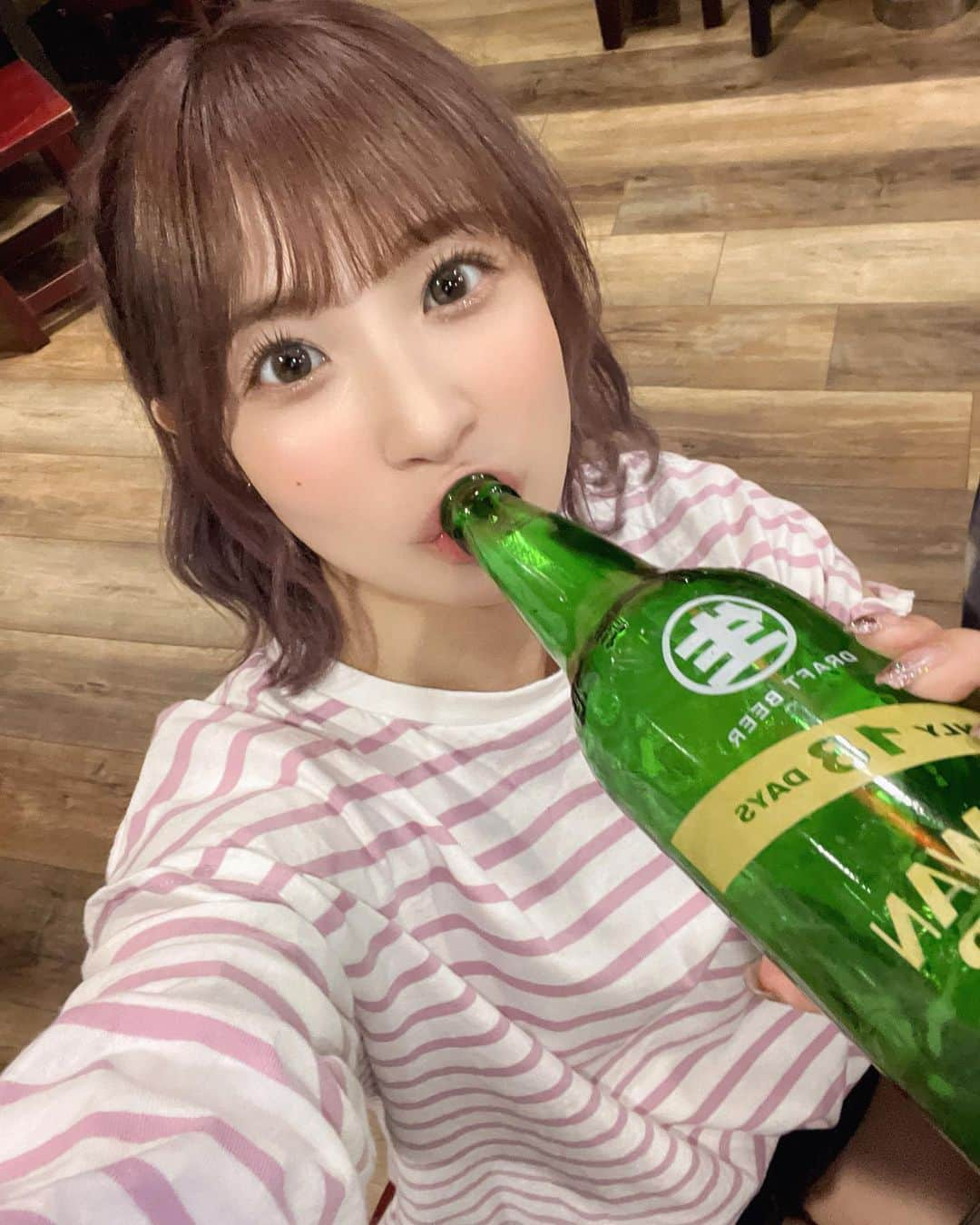 栄川乃亜のインスタグラム：「♡♡♡  3年ぶりでも台湾ビールは最高でした💫  #台湾 #台湾ビール」