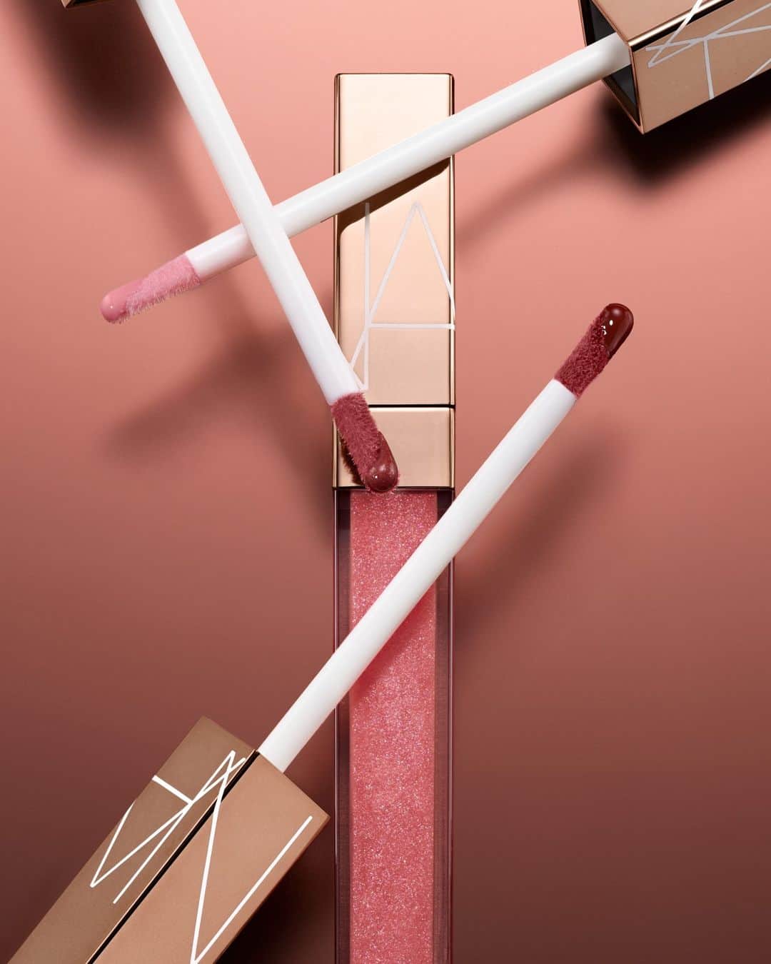 NARSさんのインスタグラム写真 - (NARSInstagram)「Gloss up. Glow out. Which shade of Afterglow Lip Shine are you swiping on first? Explore our lustrous lip lineup at @ultabeauty.  Turkish Delight, a pink sherbert Lover To Lover, a shimmering cool pink Aragon, a red chestnut Supervixen, a shimmering rose bronze」5月15日 22時01分 - narsissist