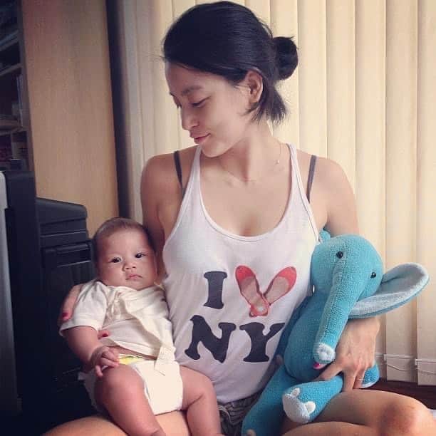 桃生亜希子のインスタグラム：「母の日に、予定日より3週間早く生まれてきてくれた大きな赤ちゃん○ 　 　こんな私をママにしてくれて、「頼りだよ！」なんて、言ってくれてありがとう❤️ 　 　あなたがいなかったら、私は今ももっとフワフワしていただろうな。笑   　「ママはなんか普通のお母さんと違う。けど、その方がいい。面白い。」  と言ってくれる優しい人。笑  　これからも一緒に成長していけるように。🙏 　 　いっぱい楽しいことして、笑おうね😊  ❤️🌞  #10年 #母の日 #10years #mom #mother #mothersday」