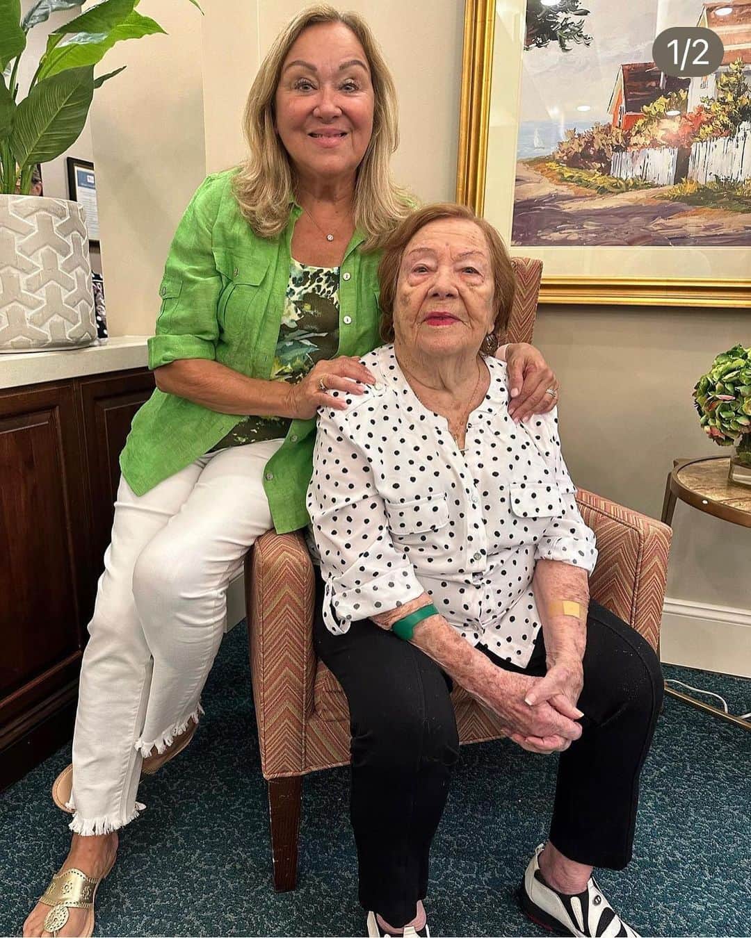 カミーユ・グアティのインスタグラム：「Mi mamma, mi abuelita, mi hijo!! Happy Mother’s Day!」