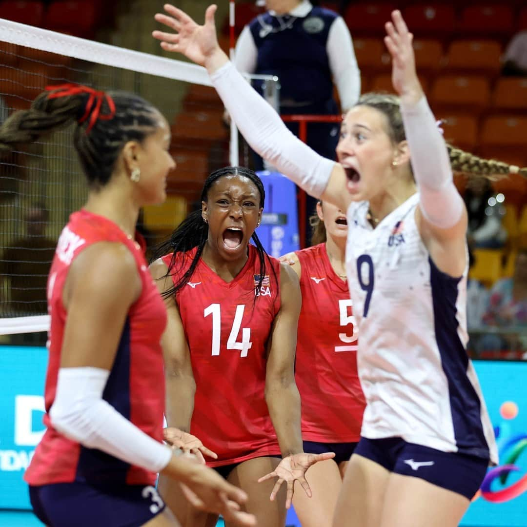 USA Volleyballさんのインスタグラム写真 - (USA VolleyballInstagram)「Blaire Bayless was named tournament MVP tonight after the U.S. Girls U19 National Team swept Mexico to win Pan American Cup gold. Lizzy Andrew earned the Best Blocker award, and Ava Falduto was named Best Receiver.   Congrats! Story and stats: 🔗 in bio.」5月15日 13時27分 - usavolleyball