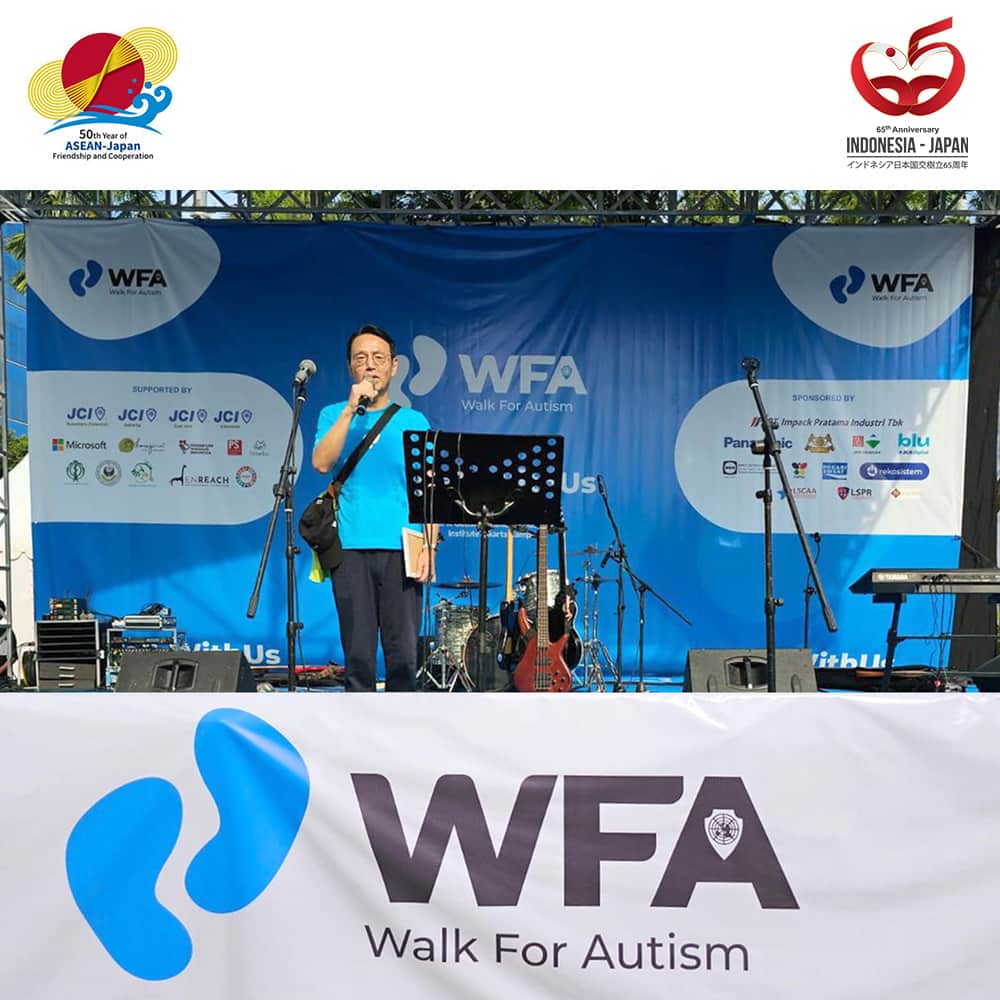 石井正文さんのインスタグラム写真 - (石井正文Instagram)「Saya menghadiri sebuah kegiatan peduli autisme berupa “Walk For Autism" pada hari Minggu pagi kemarin.🚶 Sekali lagi saya ucapkan terima kasih atas bantuan Bapak/Ibu semua termasuk perusahaan Jepang.🙏  日曜日の朝、自閉症の啓発イベント、Walk For Autism に参加しました。🚶 日本企業も含めて、皆さんの支援に改めて感謝します。🙏  #65indonesiajepang #65japanindonesia #50aseanjapan #jepang #dubesjepang #dubeskanasugi #walkforautism」5月15日 13時35分 - jpnambsindonesia