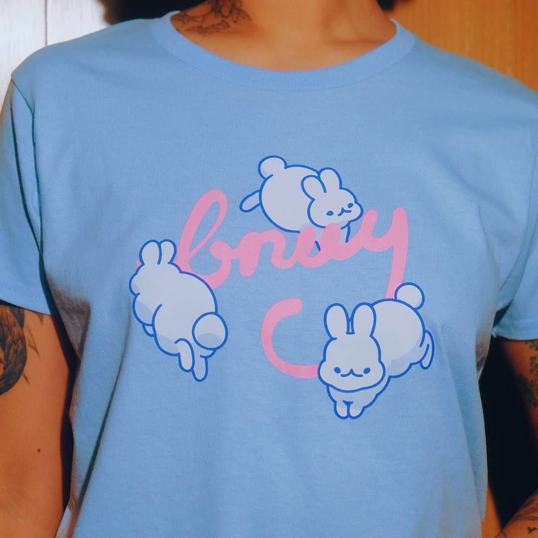 meyocoさんのインスタグラム写真 - (meyocoInstagram)「Our super cute Bnuy shirt is now available to preorder! 🐰🐰🐰 Link in bio! 🩵✨」5月16日 3時05分 - meyoco