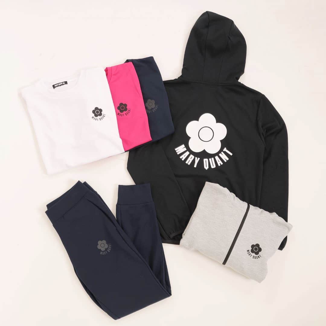 MARY QUANT officialのインスタグラム：「- オンラインショップ限定 MARY QUANT ACTIVE COLLECTION - ランニングやジムでのトレーニング おうちでのエクササイズにぴったりなラインナップ デイジーが目を引くクールなカラー展開で モチベーションもアップします - #MQロゴドライタッチ2Tシャツ #MQロゴドライスウェット2パーカ #MQロゴドライスウェット2パンツ - オンラインショップでは5/31まで 送料無料キャンペーン開催中！ ※全てのお買い物が対象 - #MARYQUANT #2023SUMMER #NEWITEMS #FASHION - #マリークヮント #アクティブコレクション #ドライタッチTシャツ #スウェットパーカ #スウェットパンツ #トレーニングウェア」