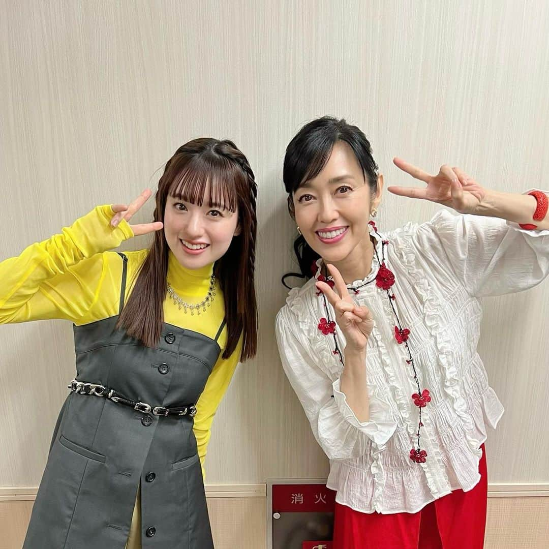 早見優のインスタグラム：「With idol singer Ayami Muto. We worked together on CX All star Gassho Battle, which aired last night.   I’m always so honored that young idols really take interest in songs from the Showa era. Ha ha. Era sounds like such a long time ago! I should say pop songs from the 80’s😆  She’s a cutie 🥰   #showa #citypop #pop #music #80s #80smusic #idol #昭和 #音楽 #アイドル」