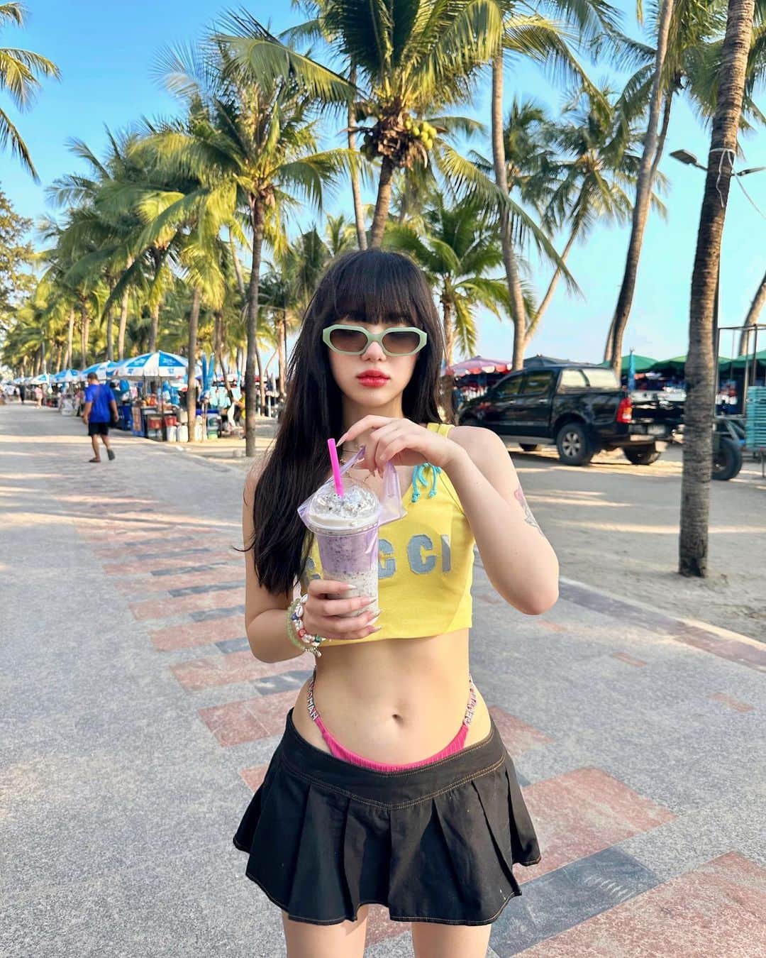 ヤンニーン・ワイゲルのインスタグラム：「Happier days to come🧡🌞」