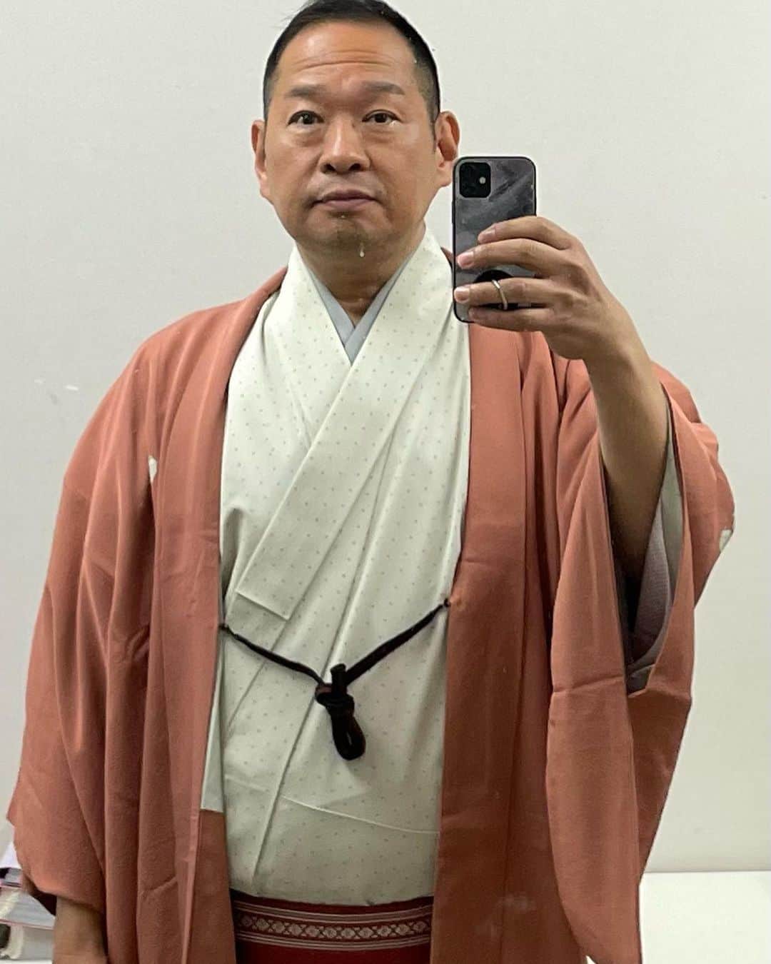 桂かい枝のインスタグラム：「最近の衣装👘  #落語 #寄席 #お笑い #着物 #和装 #着物好きな人と繋がりたい  #着物女子  #伝統 #日本文化 #kimono #rakugo」