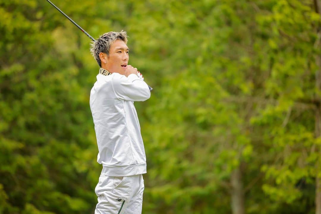 亀田京之介のインスタグラム：「. . . 何でも本気⛳️🔥  📸📸📸 @manaphoto55  試合の時もいつも、 ありがとうございます🔥  #ゴルフ」