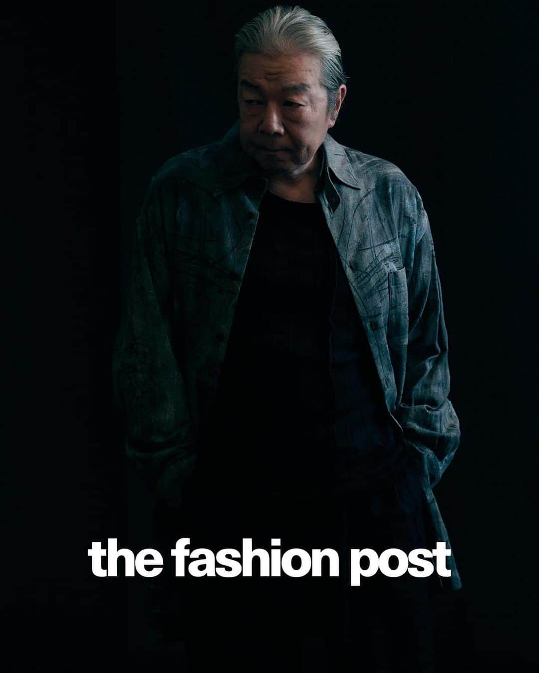 The Fashion Postさんのインスタグラム写真 - (The Fashion PostInstagram)「#fashion Arata Furuta  『古田新太が見つめる闇。「パラサイト」vol.2』  カンヌ国際映画祭パルム・ドール受賞、米アカデミー賞4冠を達成するなど、アジア映画として初の快挙を成し遂げ、世界を席巻した映画『パラサイト 半地下の家族』。この度、鄭義信を演出に迎え、日本にて舞台化が決定した。  キャストには、若手からベテランまで実力を兼ね備えた俳優が名を連ね、より一層注目が高まっている。物語の中心を担い、高台に住む裕福な一家に寄生していく半地下の家族、金田家の大黒柱である父の文平を演じるのは、強烈な個性と存在感を放ち、コミカルな役からシリアスな役まで幅広く演じる個性派俳優、古田新太。一家の長男の純平を演じるのは、知的な眼差しに爽やかな笑顔が魅力的な俳優、宮沢氷魚。物腰柔らかな雰囲気を漂わせながらも、難しい役どころを難なくこなし、ますます存在感が増している。  Yohji Yamamoto POUR HOMME (ヨウジ ヤマモト プール オム) のブラックのニットとパンツの上に、ブルーの落書き風シャツを身にまとった古田は、力強い眼差しをカメラに向ける。大きな社会問題をテーマとしたこの作品で、彼は何を感じ、今何を思うのか。(第2回／全3回)  model: Arata Furuta photography: Tomoaki Shimoyama styling: Keisuke Watanabe hair & make up: Natsuki Tanaka Edit: Manaha Hosoda Text: Miku Oyama  #TFP #thefashionpost #yohjiyamamotopourhomme #aratafuruta #parasite #ヨウジヤマモトプールオム #古田新太 #パラサイト」5月15日 18時00分 - tfpjp