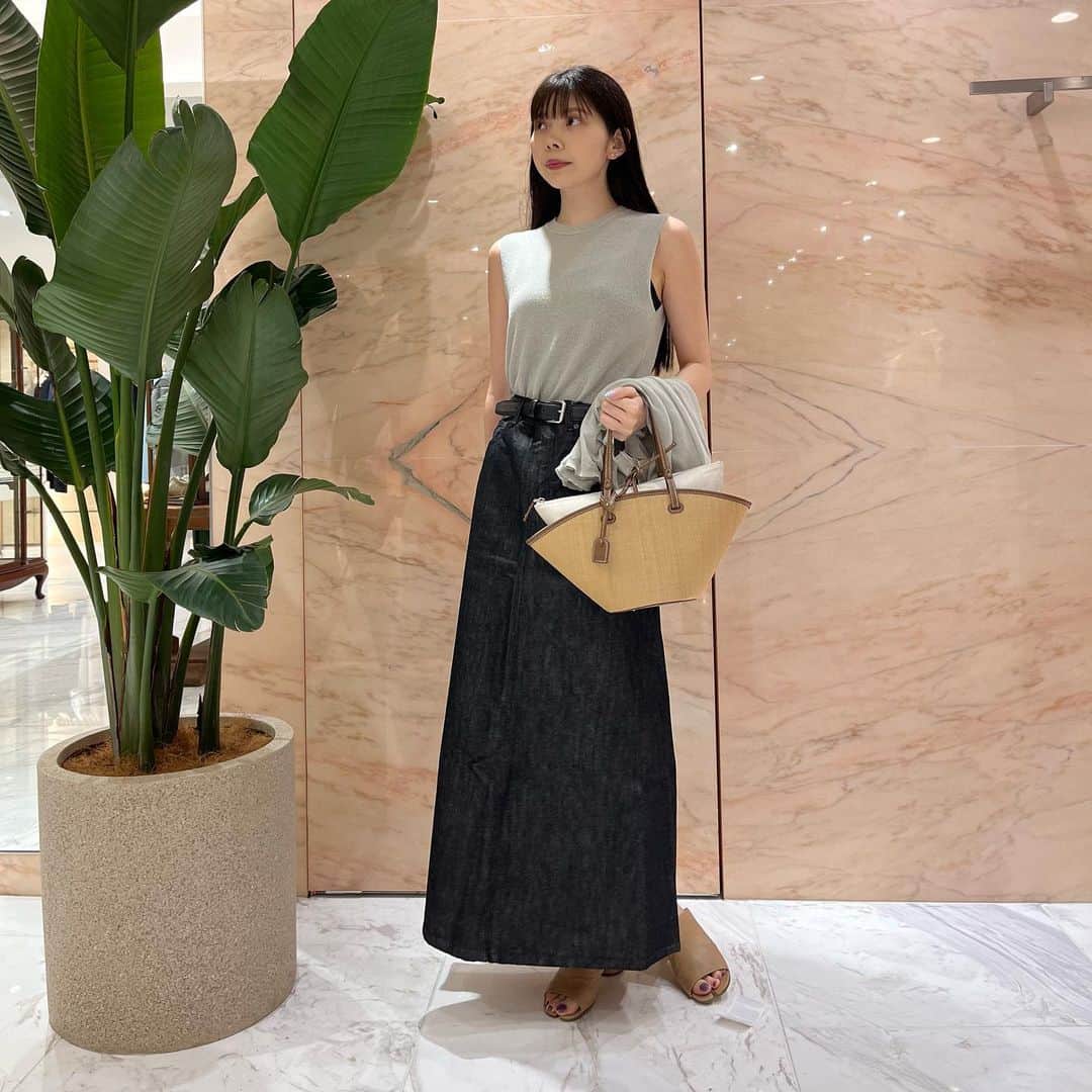 デミルクス ビームス 新宿のインスタグラム：「. ルミネ10%OFF STAFF WISHLIST💵 . ①Demi-Luxe BEAMS/リネン混畦編みノースリーブ (64-05-316-126 ¥13,200) 👸🏻スタッフ大倉 #demiluxebeams_okura  .  ②Demi-Luxe BEAMS/リネンシンプルレディワンピース (64-26-237-002 ¥31,900) 👸🏻スタッフ関 #demiluxebeams_seki   ③MARIHA/ミューズのドレス (64-26-231-169 ¥37,400) 👸🏼スタッフ白木 #demiluxebeams_shiraki  . . 是非皆様のお買い物のご参考にしてみてくださいね✨ .」