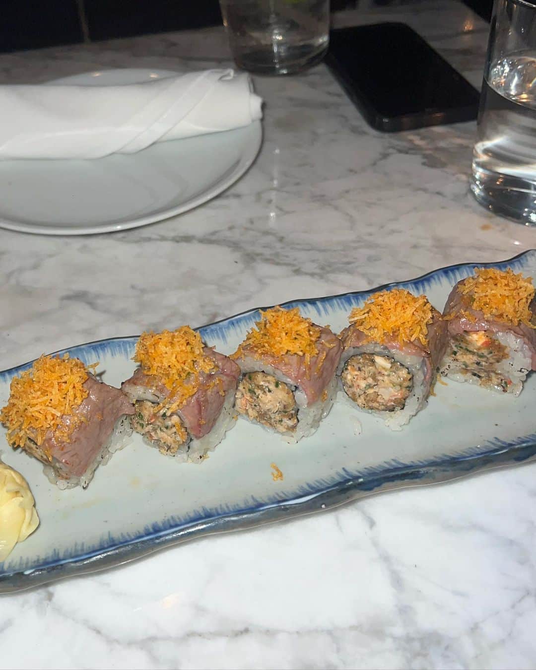 koyuさんのインスタグラム写真 - (koyuInstagram)「Sushi in here was so nice! I should have tried it last year😂 love this fancy restaurant🍣💓 @catch   . #losangeles #calfornia #la #sushi #seefood #catchla #hollywood #westhollywood」5月15日 15時54分 - koyu1215
