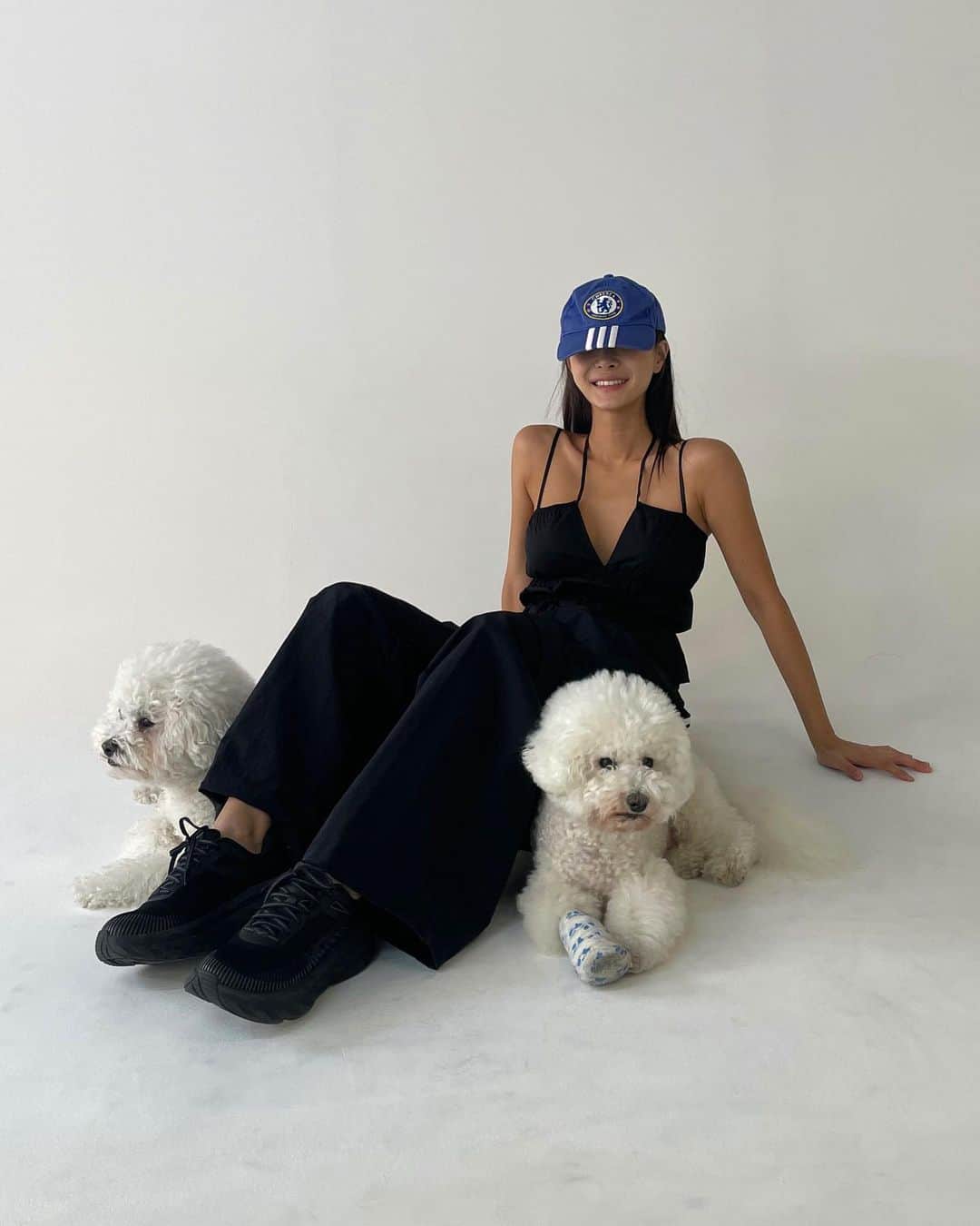 キム・ボラムのインスタグラム：「우로기 좌숑이 사자인척하는 비숑 🤭」