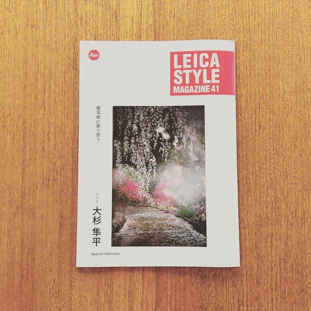 KIKIさんのインスタグラム写真 - (KIKIInstagram)「LEICA STYLE MAGAZINE 41 KIKIの連載「memento of lens -記憶の種-」では昨年の秋に訪れた ライカの故郷 ドイツウェッツラーでのことを書きました 今号から新しく変わった私のプロフィール写真は ウェッツラーのライツパーク内のミュージアムで自撮りしたもの📸　全国のライカショップなどで配布中です ぜひお手に取ってご覧ください！」5月15日 15時57分 - kiki_campagnepremiere