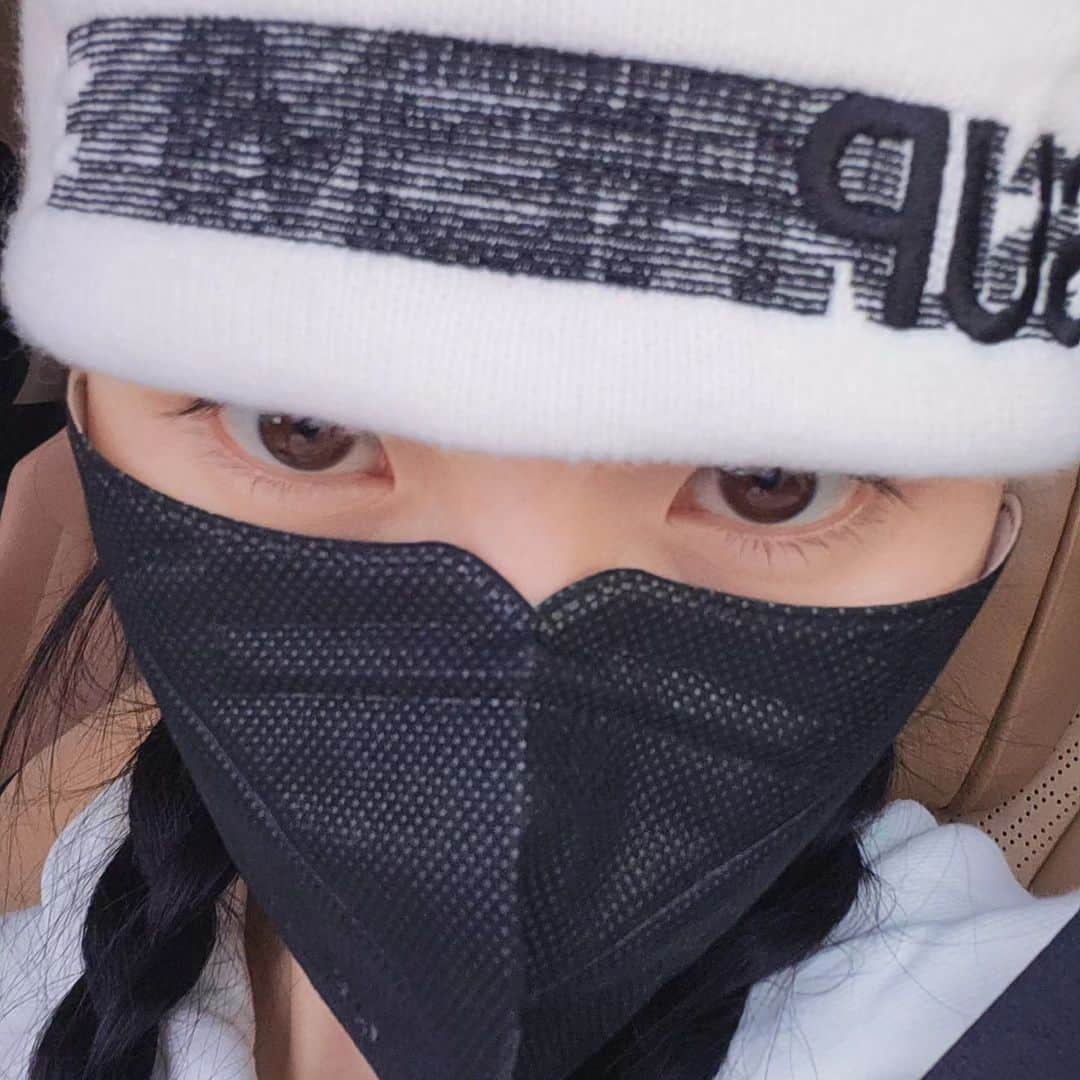 ソンミのインスタグラム：「🫡」