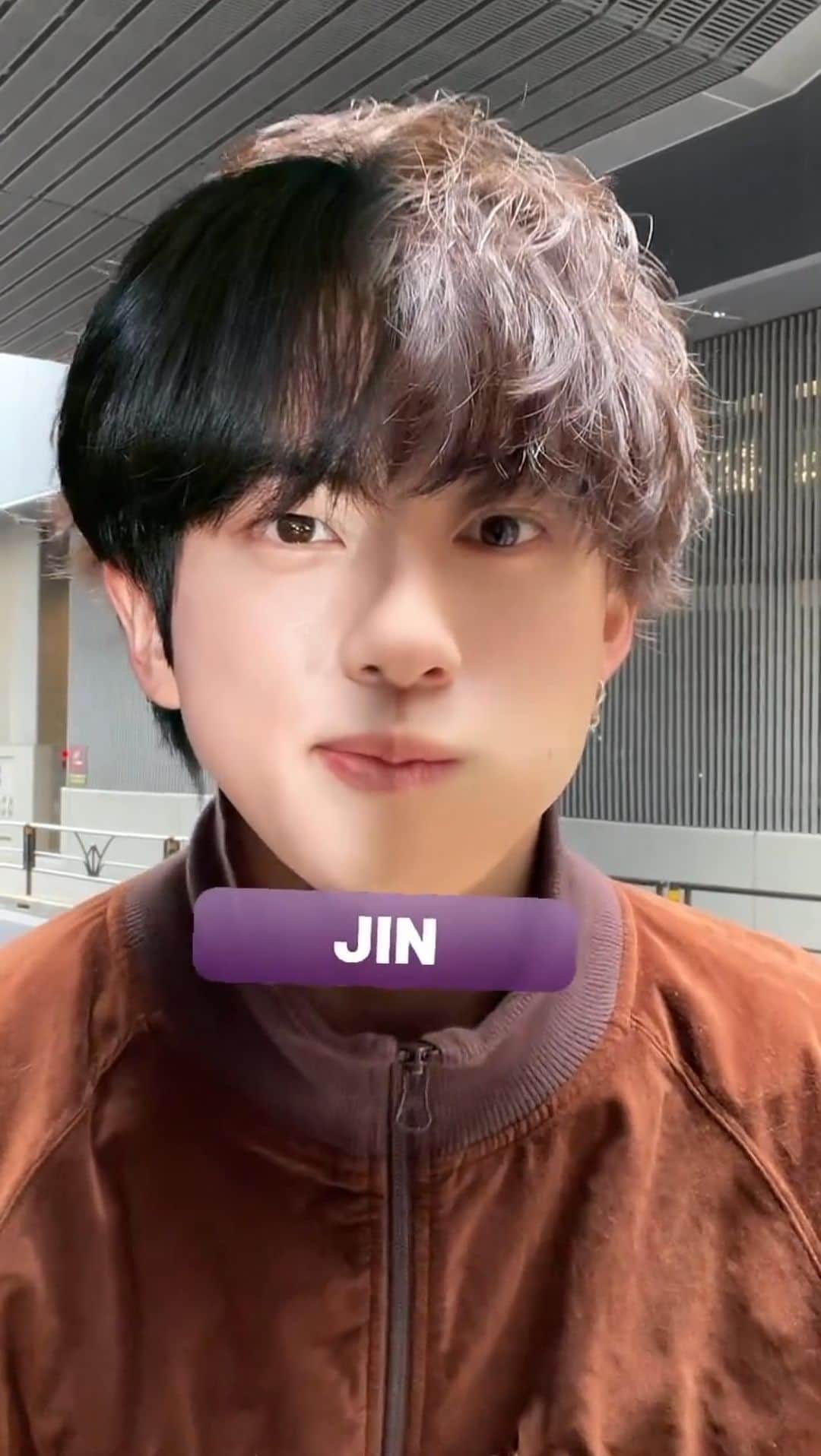 りゅうとのインスタグラム：「Pareho ba sila?  พวกเขาคล้ายกันหรือไม่?  Apakah mereka serupa?  비슷합니까?  #reels #bts #btsarmy」