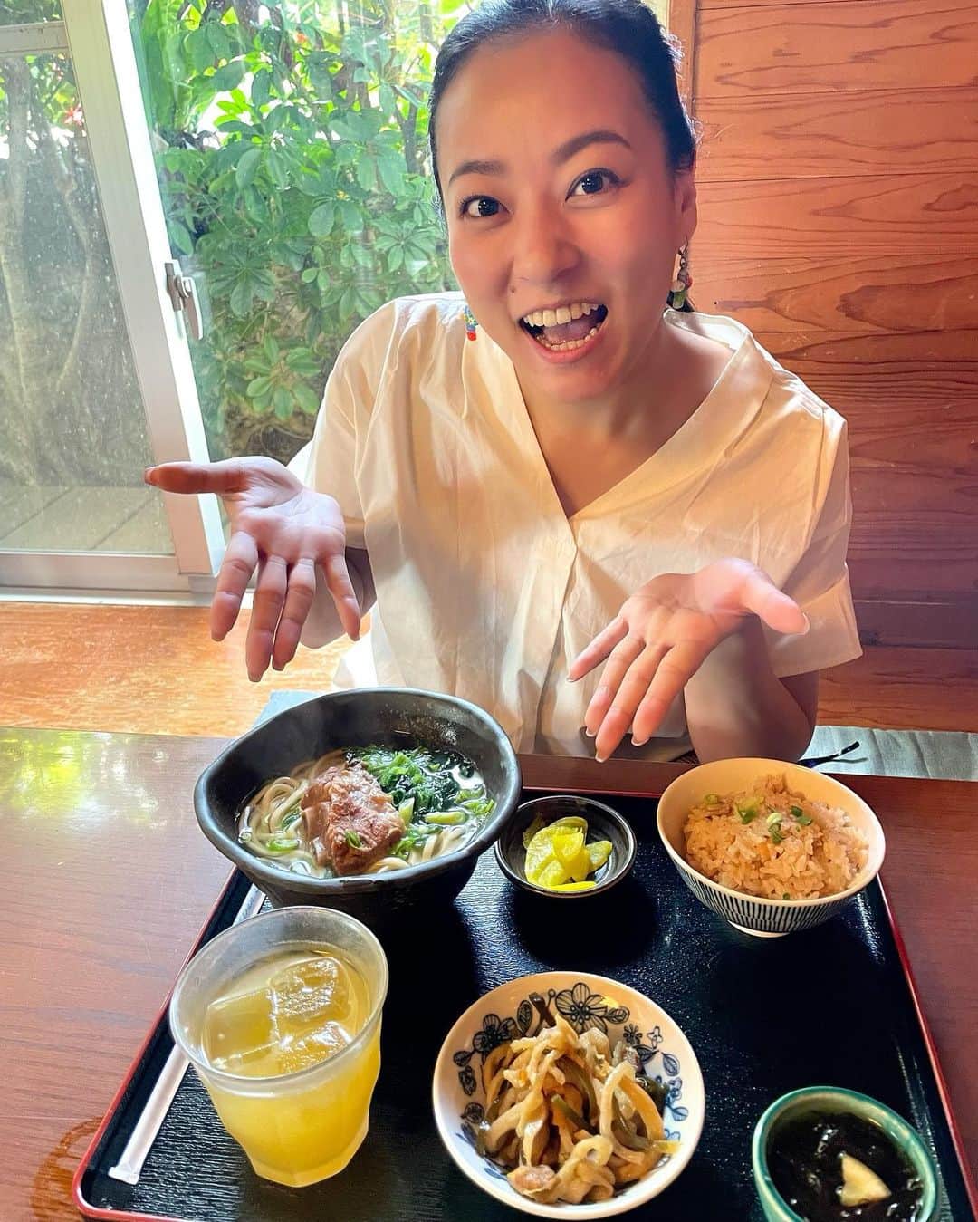 青山恵梨子のグルメインスタ