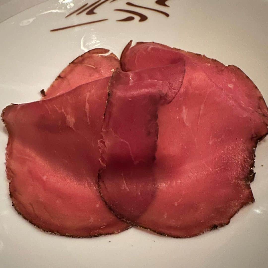 井上公造さんのインスタグラム写真 - (井上公造Instagram)「大好きなイタリアンの店のホワイトアスパラコース。ペアリングは白ワインなんですが、最後に赤ワインを追加して〆。この料理になぜこのワインを合わせるのか？シェフのこだわりが詰まったお店です！  #新宿グルメ  #イタリアン  #ホワイトアスパラ  #ワインペアリング  #隠れ家レストラン」5月15日 16時20分 - inouekozo39