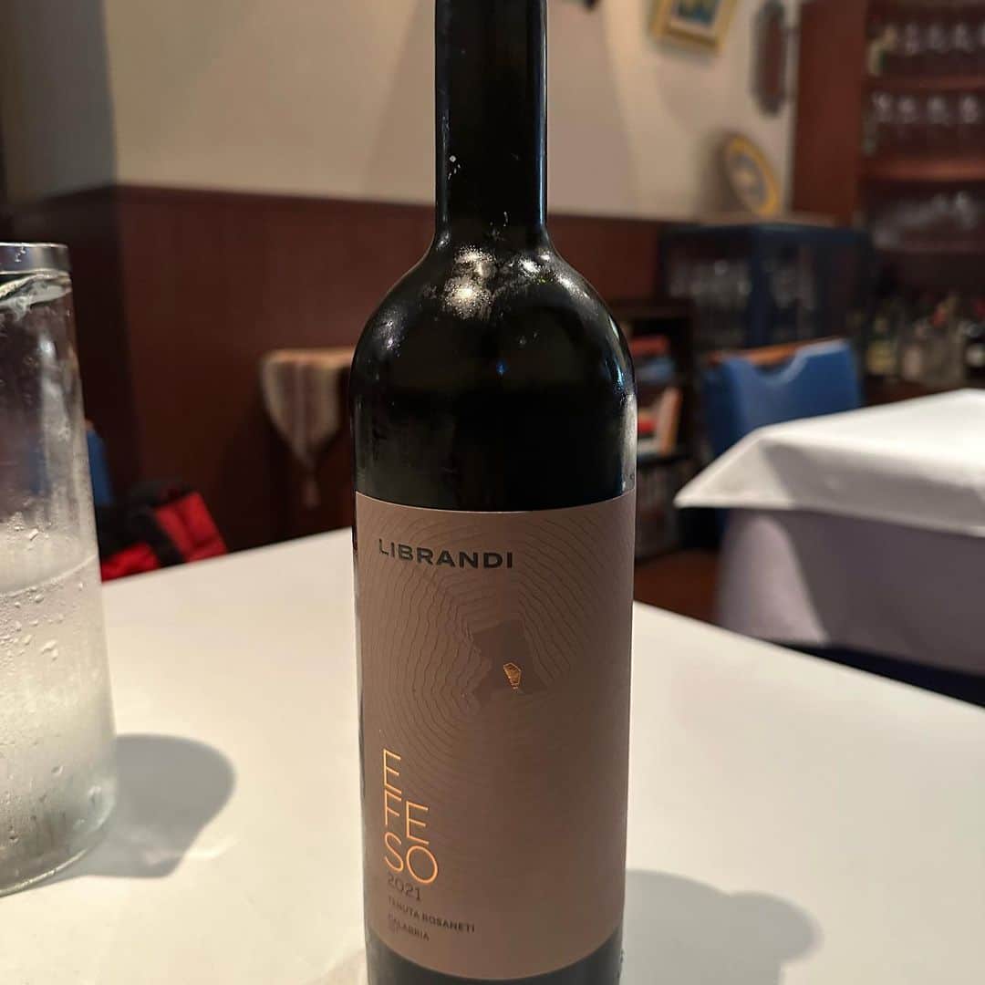 井上公造さんのインスタグラム写真 - (井上公造Instagram)「大好きなイタリアンの店のホワイトアスパラコース。ペアリングは白ワインなんですが、最後に赤ワインを追加して〆。この料理になぜこのワインを合わせるのか？シェフのこだわりが詰まったお店です！  #新宿グルメ  #イタリアン  #ホワイトアスパラ  #ワインペアリング  #隠れ家レストラン」5月15日 16時20分 - inouekozo39