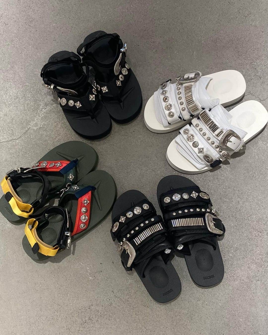 アストラットのインスタグラム：「<TOGA×SUICOKE> 5月19日（金）発売 TONO 35,200yen MOTO 46,200yen 開催店舗：アストラット新宿店・オンラインストア ※お電話でのお取り置き、通販は5月20(土)からお承りいたします。 #togaarchives #suicoke #ASTRAET #アストラット」