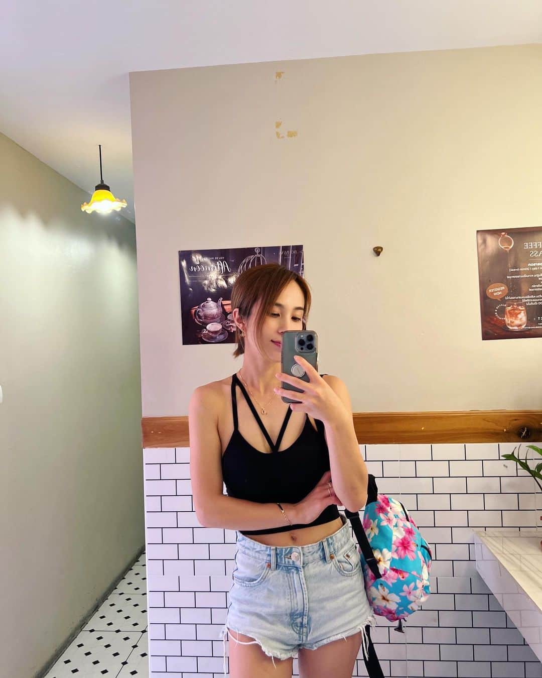 のインスタグラム：「プーケットからもう1ヶ月くらい経ってる🥹はやい、、 また行きたいな〜☀️  #プーケット #タイ」