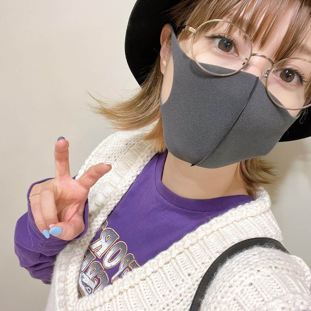 のインスタグラム：「久しぶりにメガネかけた💡 ・ #視力良し #伊達メガネ  #マスクとメガネ #たかはしゆい」
