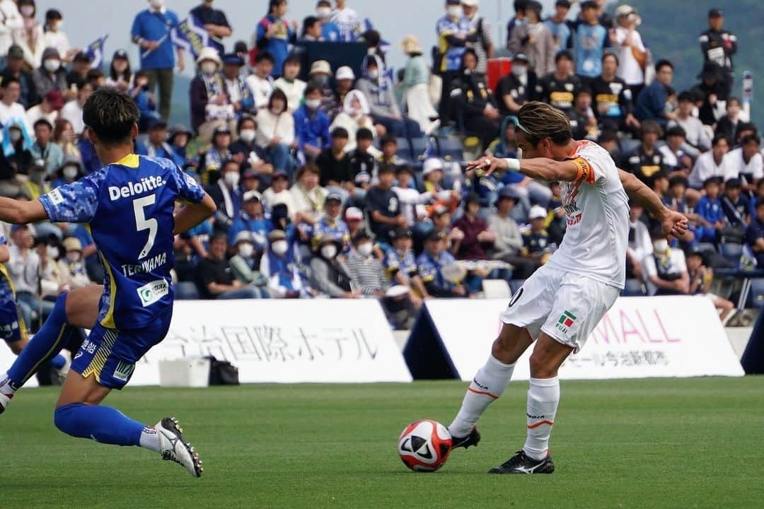 松田力のインスタグラム：「応援ありがとうございました。  #伊予決戦  #愛媛fc  #ehimefc  #松田力 #🇮🇩🇯🇵」